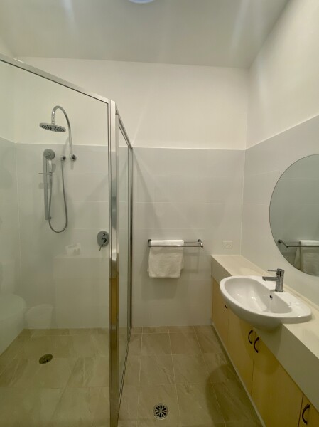 1 Bedroom Street Side