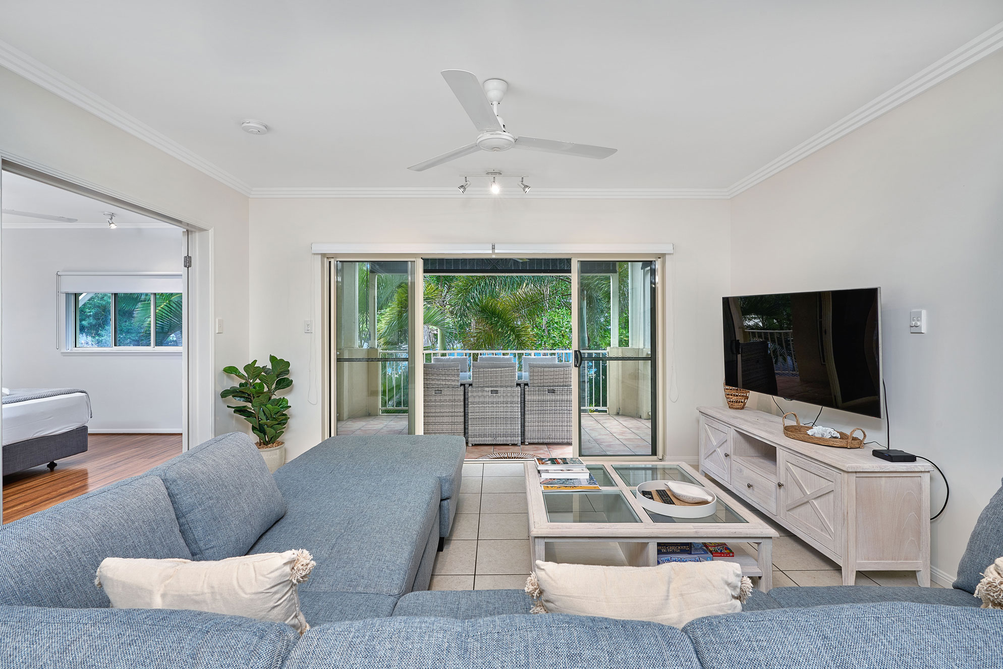 Arlington 3 Bedroom Beachfront #8 Clifton Beach