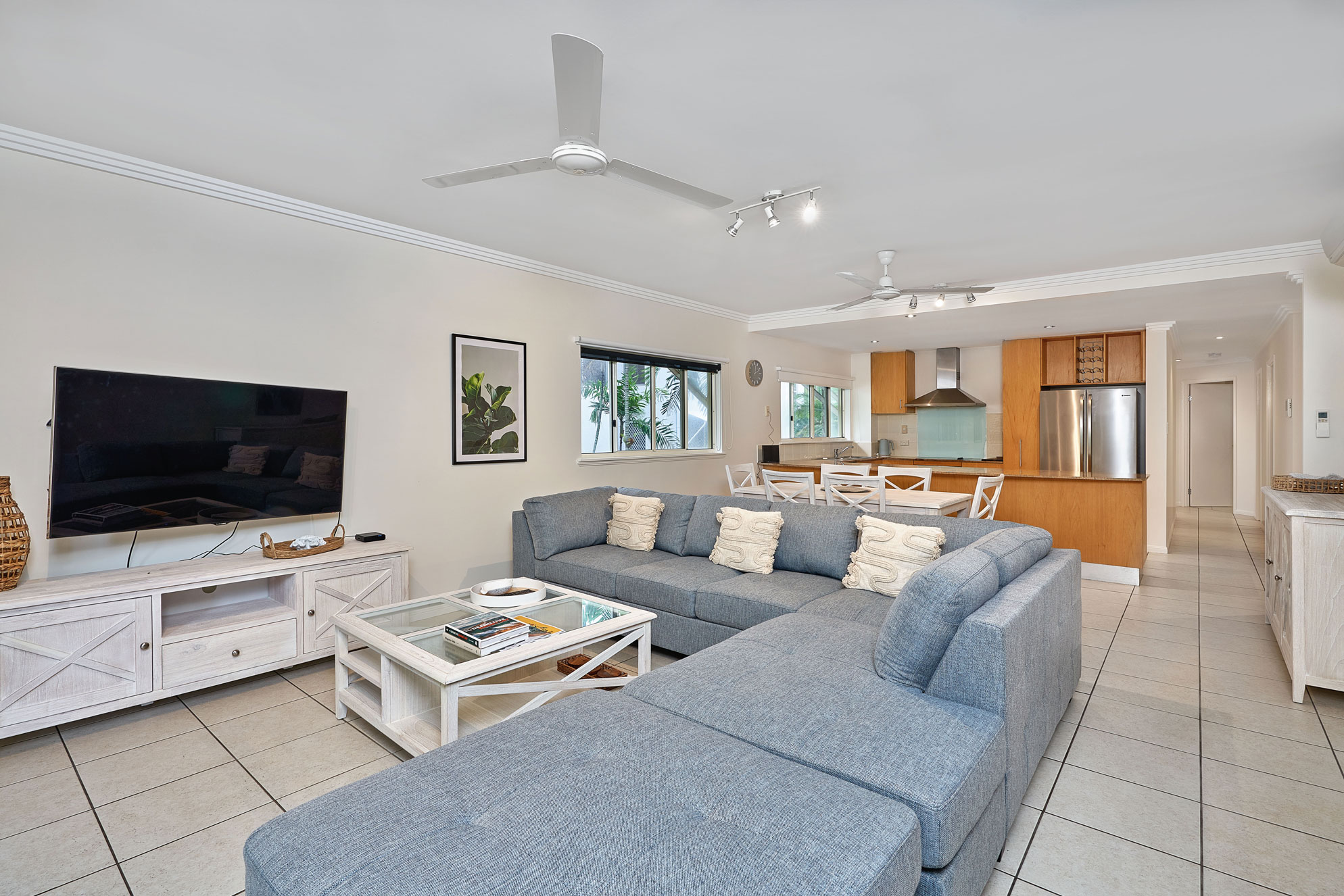 Arlington 3 Bedroom Beachfront #8 Clifton Beach