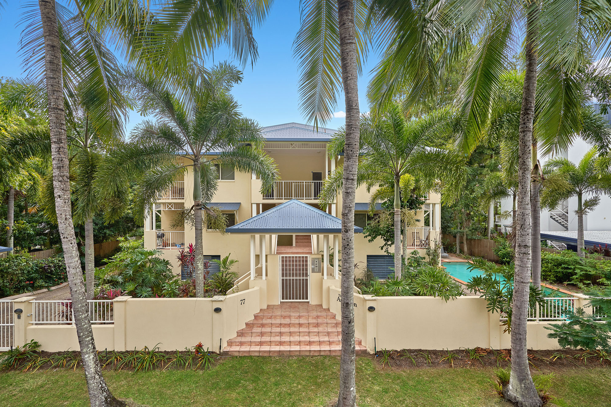 Arlington 3 Bedroom Beachfront #8 Clifton Beach