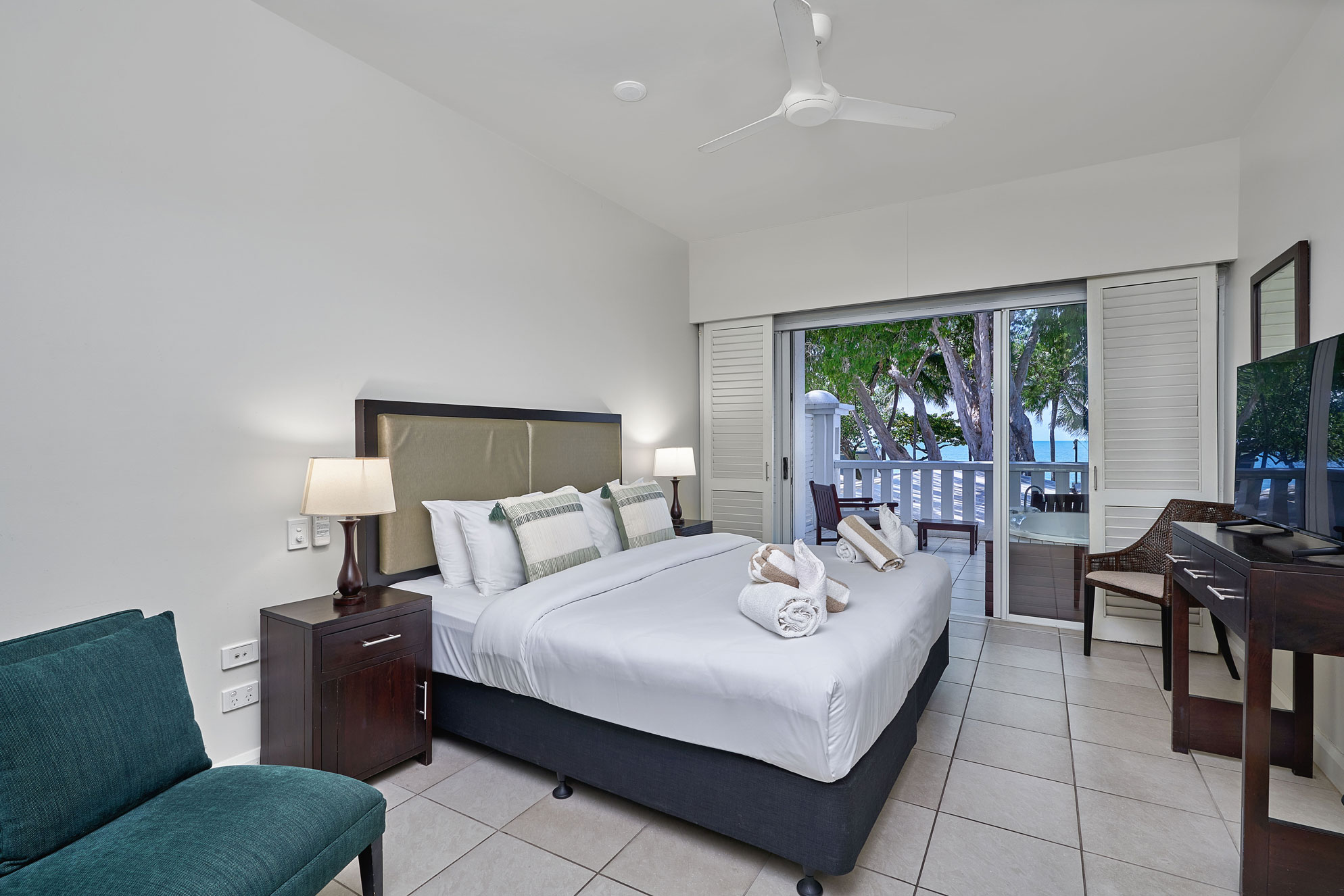 Beach Club 3 Bedroom Oceanview 1221/2