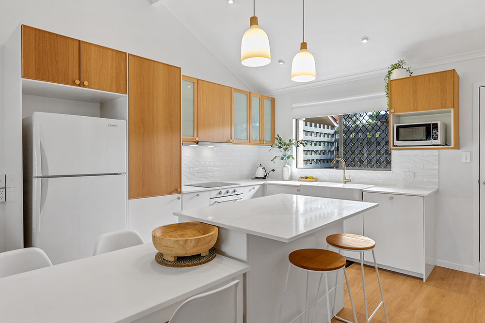 Unit 6 - Chic 2 Bedroom Apartment with Two Ensuites