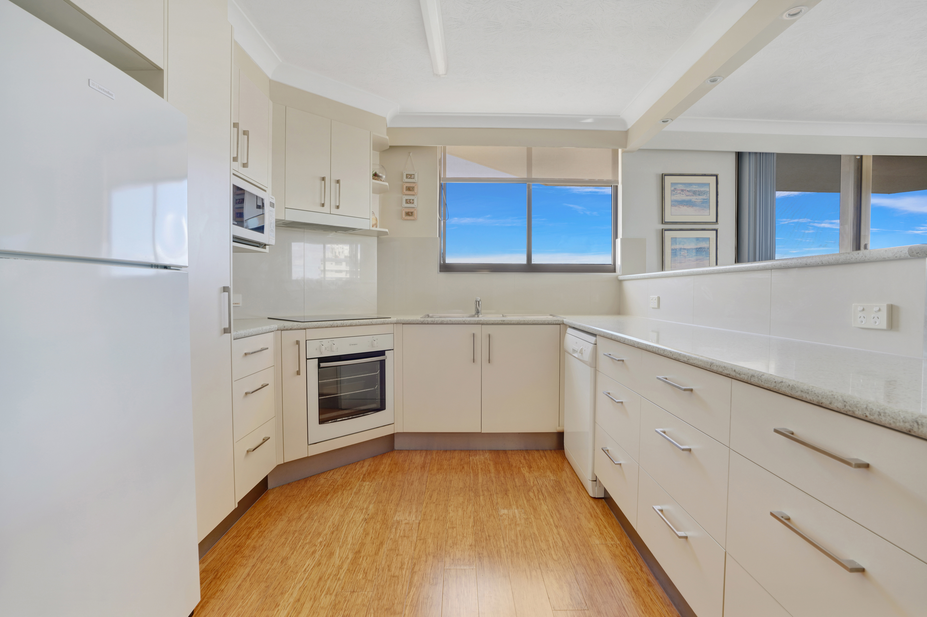 2 Bedroom Ocean View Apartment