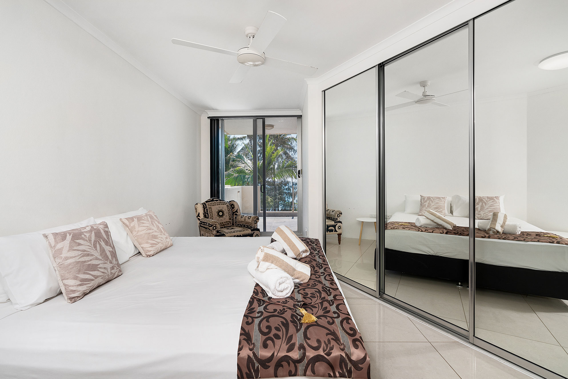 Paringa Beachfront Apartment 11