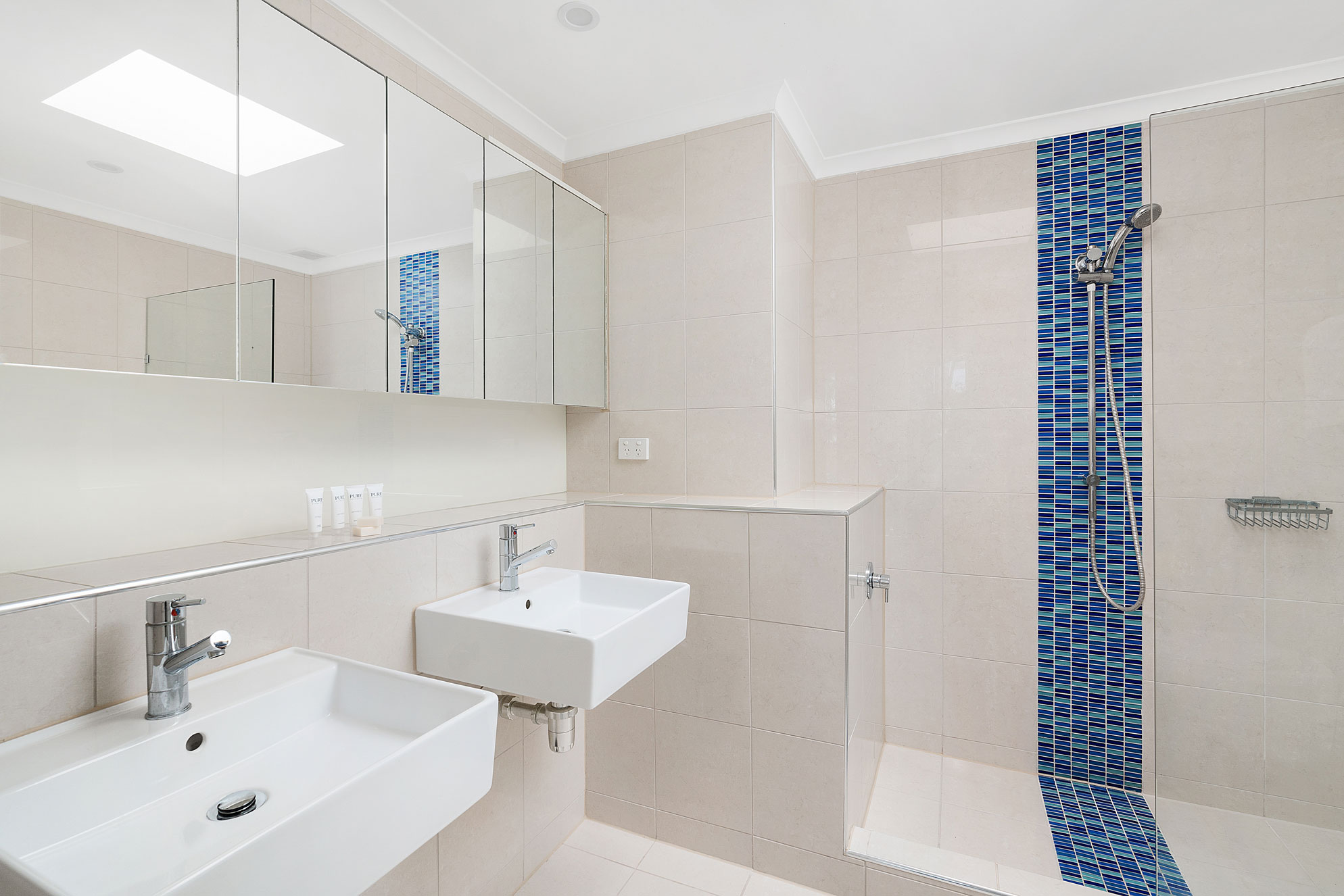 Paringa Beachfront Apartment 11