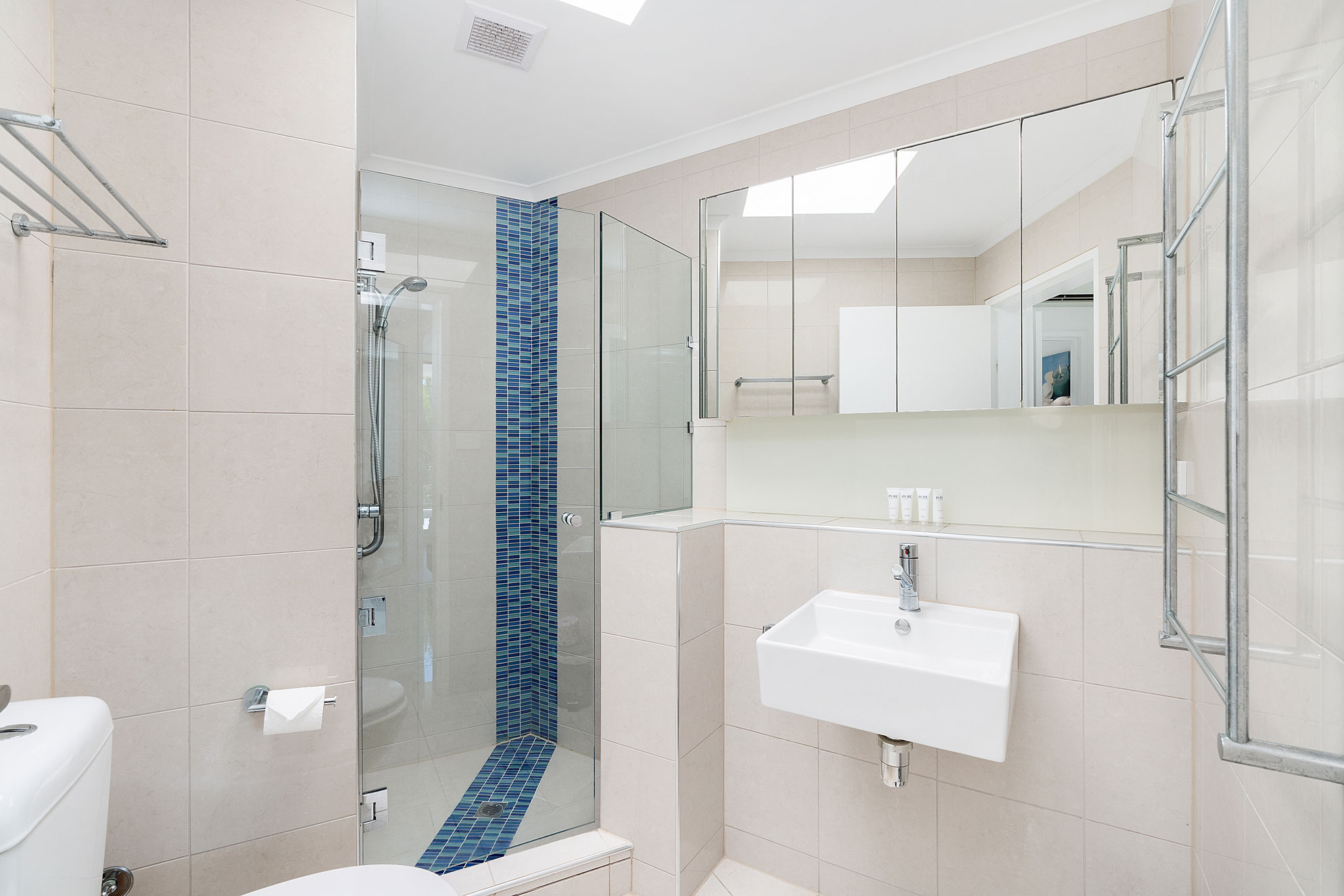 Paringa Beachfront Apartment 11