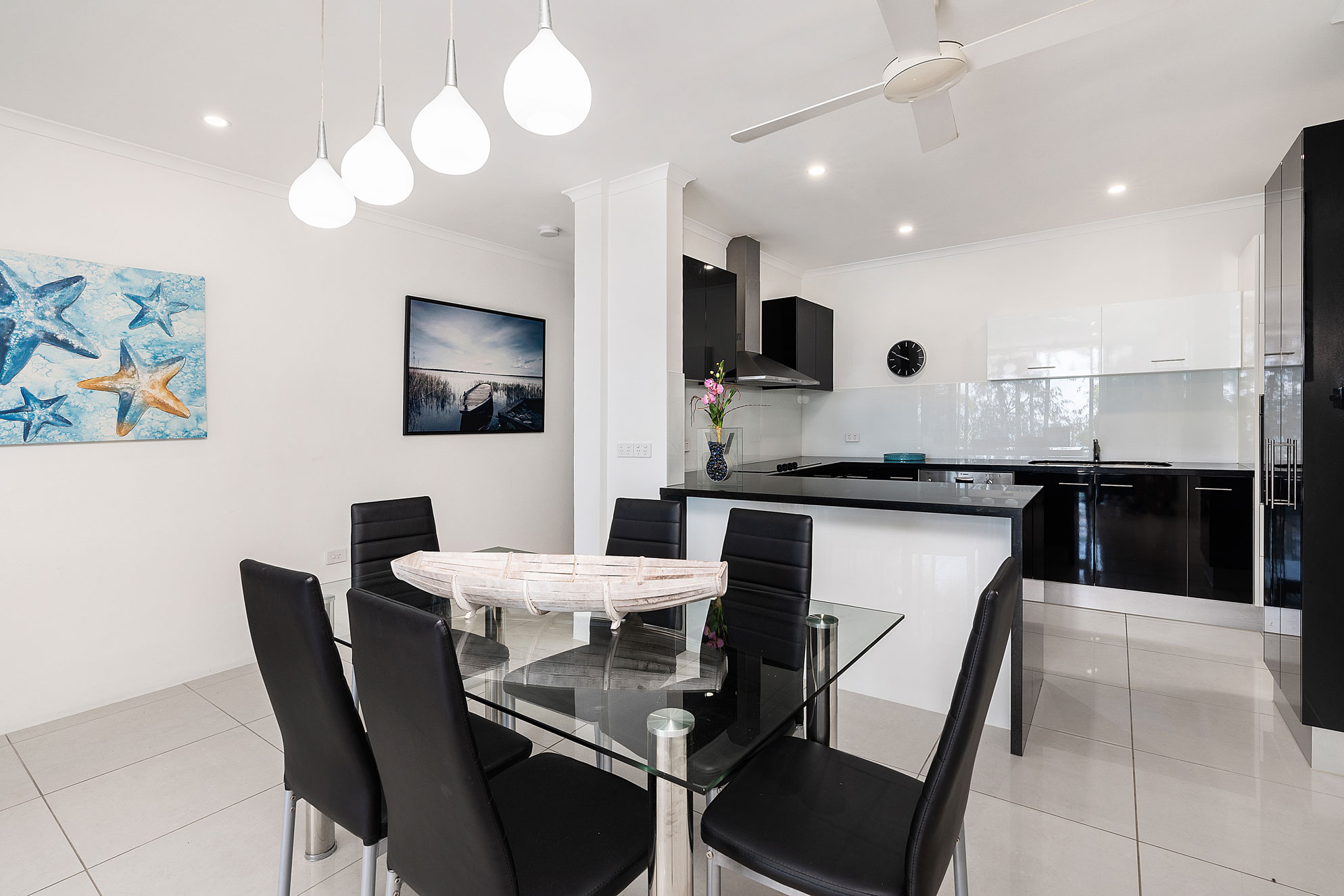 Paringa Beachfront Apartment 11