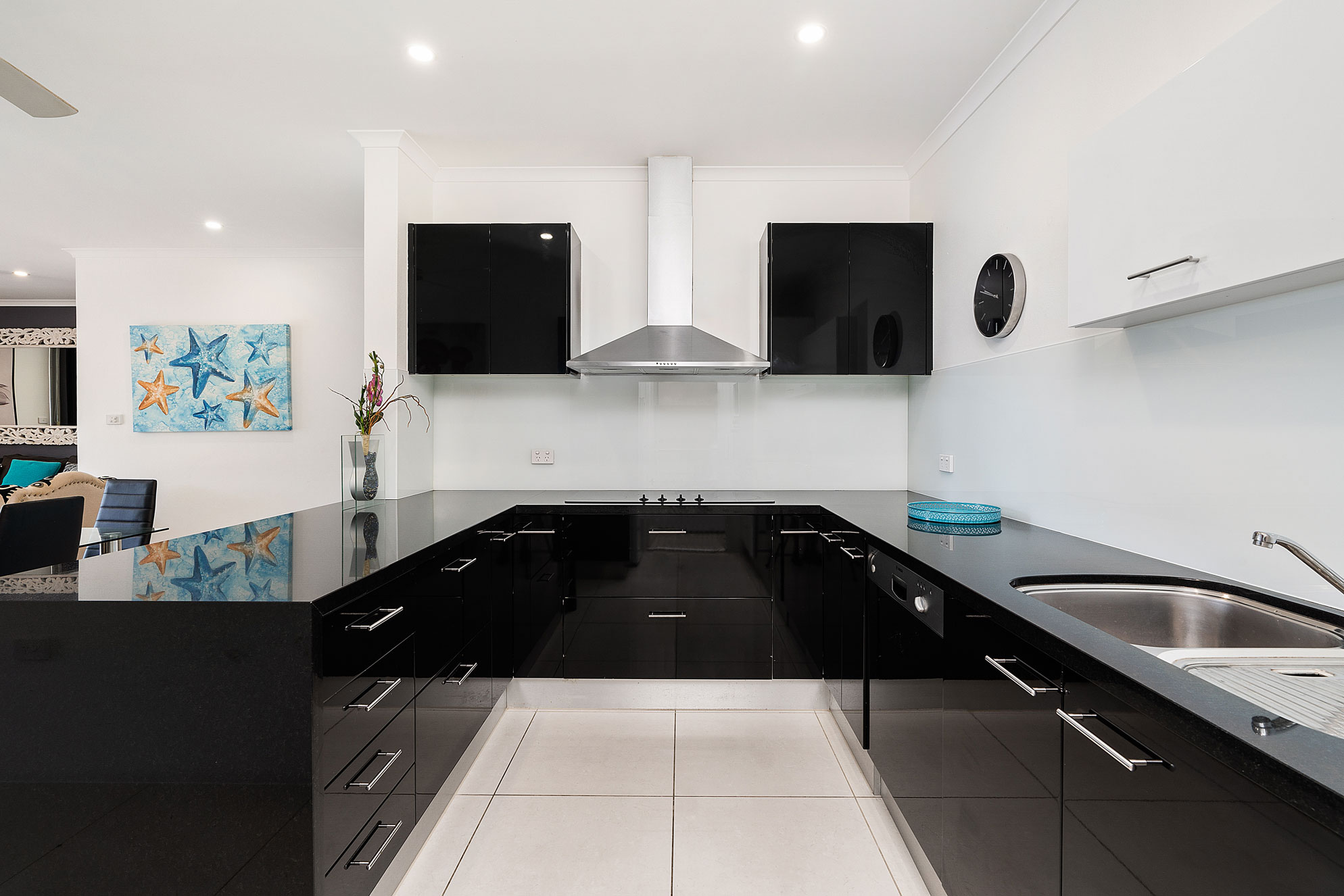 Paringa Beachfront Apartment 11