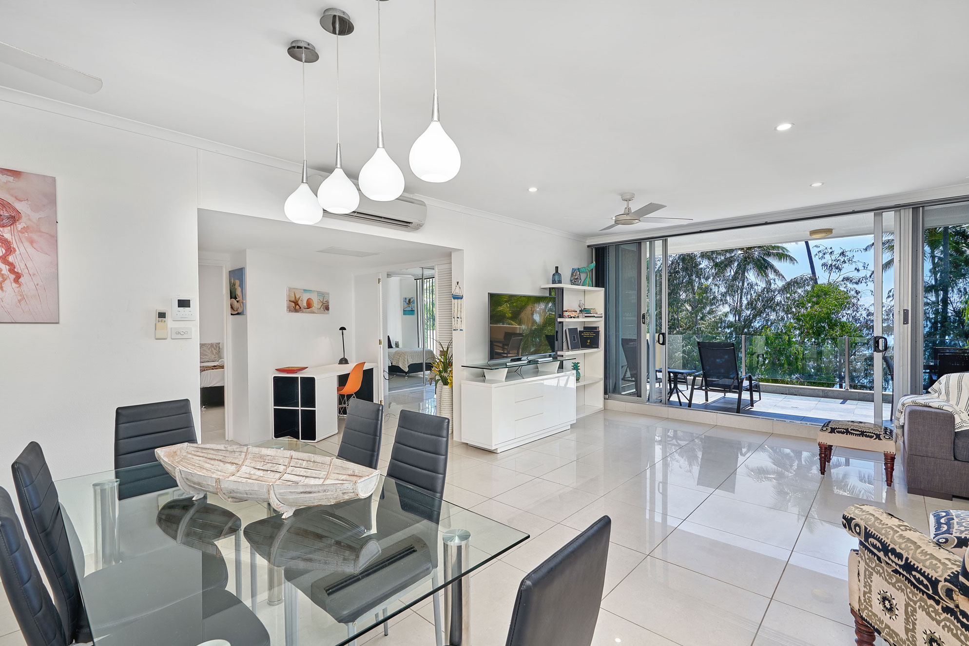 Paringa Beachfront Apartment 11