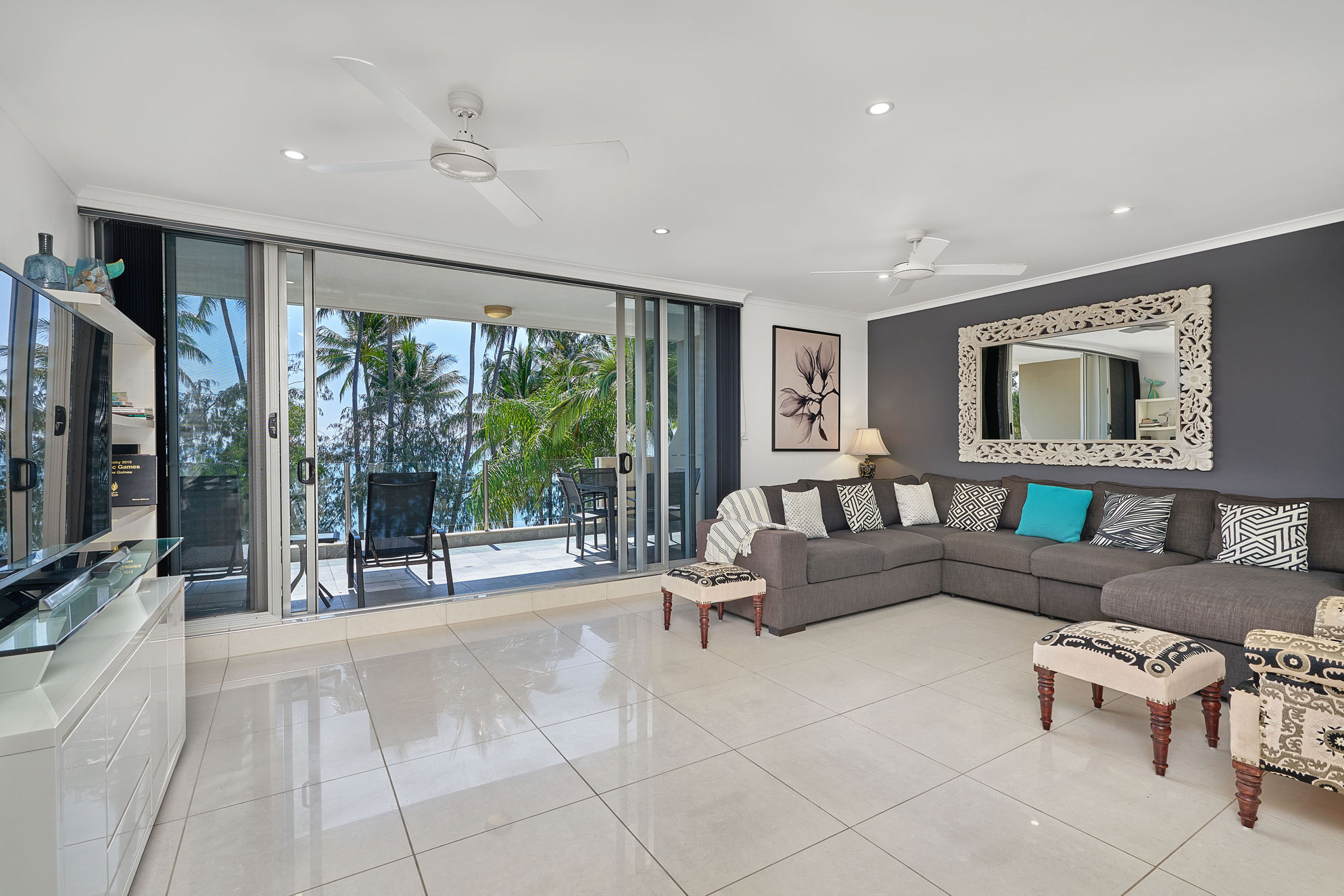 Paringa Beachfront Apartment 11