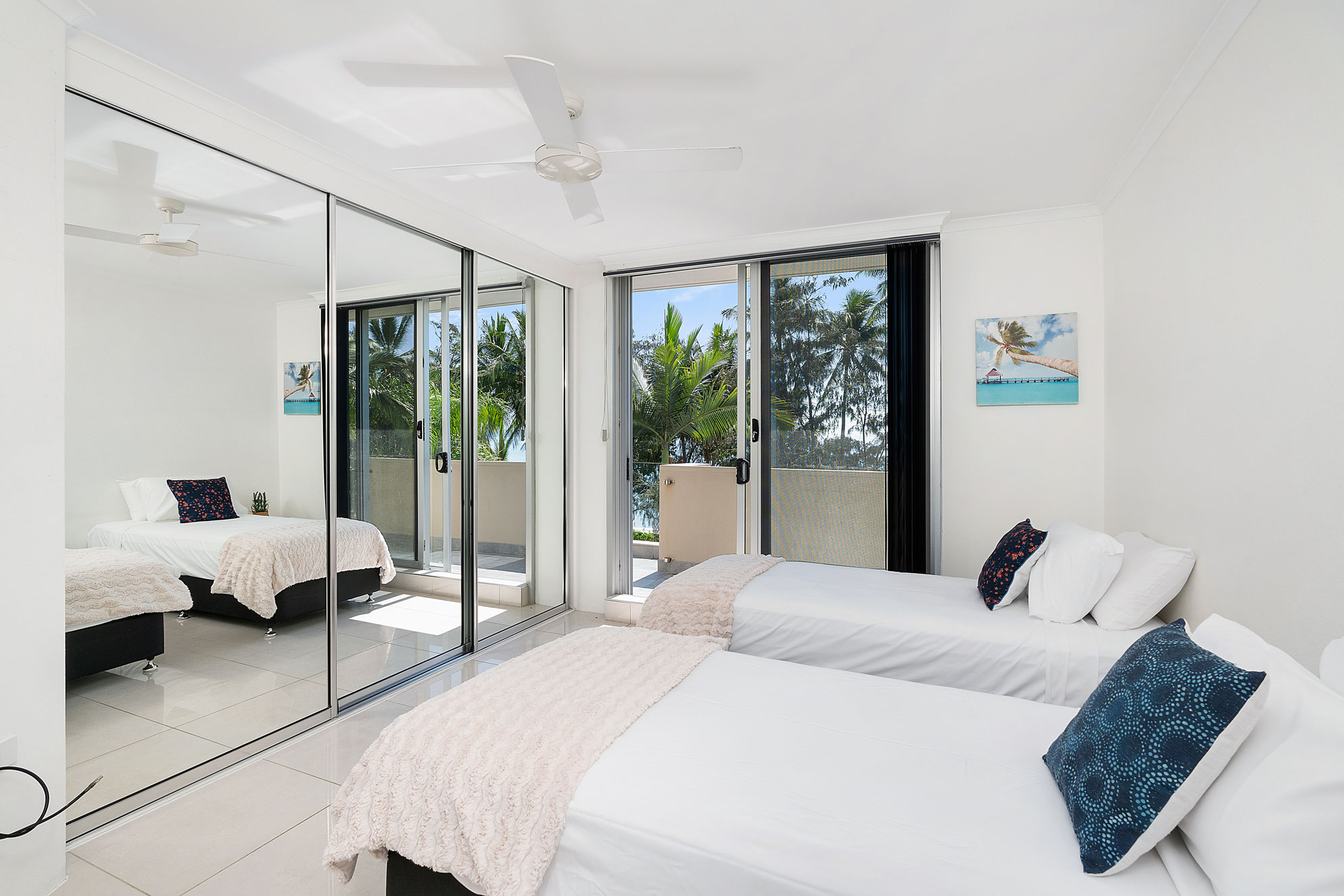 Paringa Beachfront Apartment 11