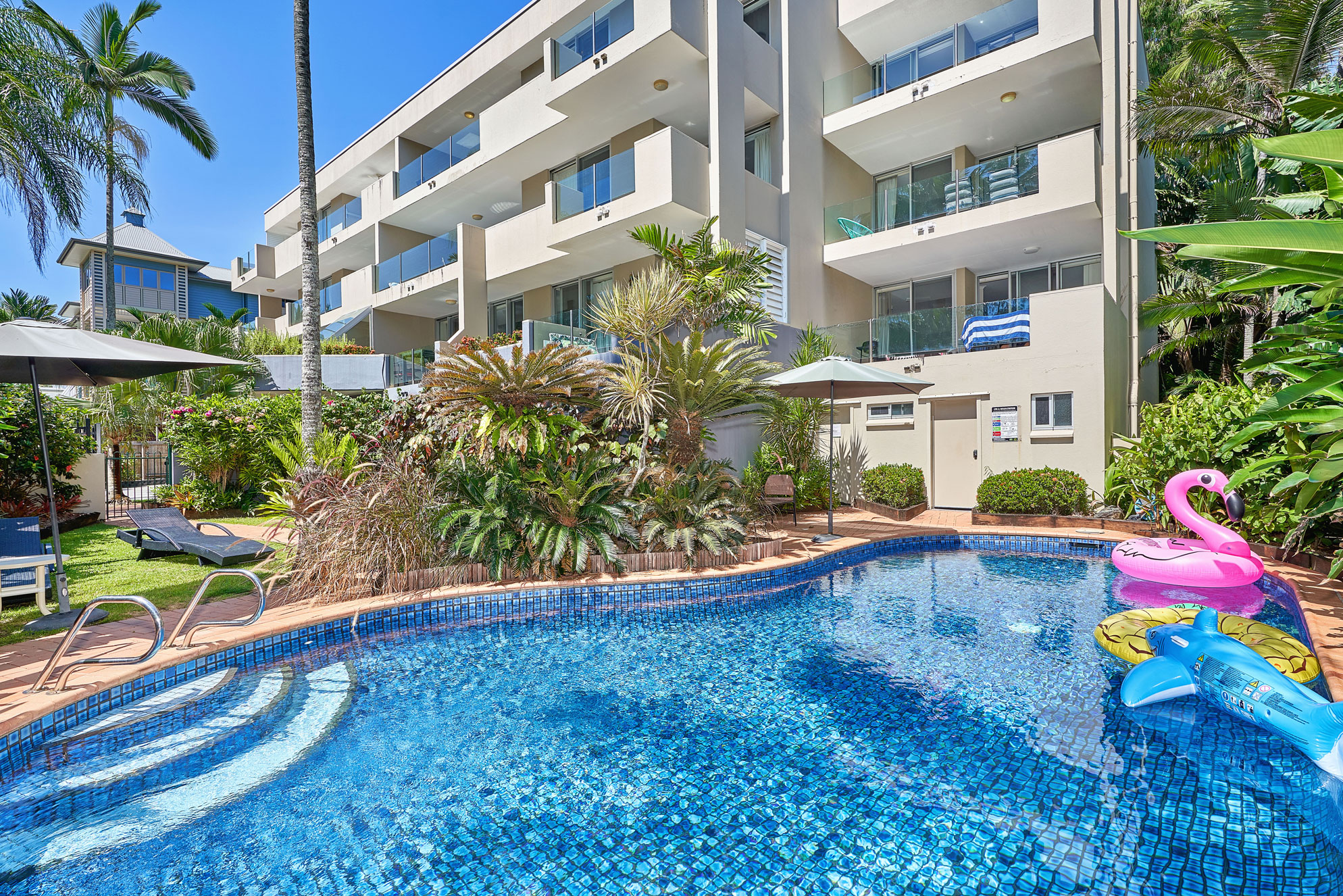 Paringa Beachfront Apartment 11