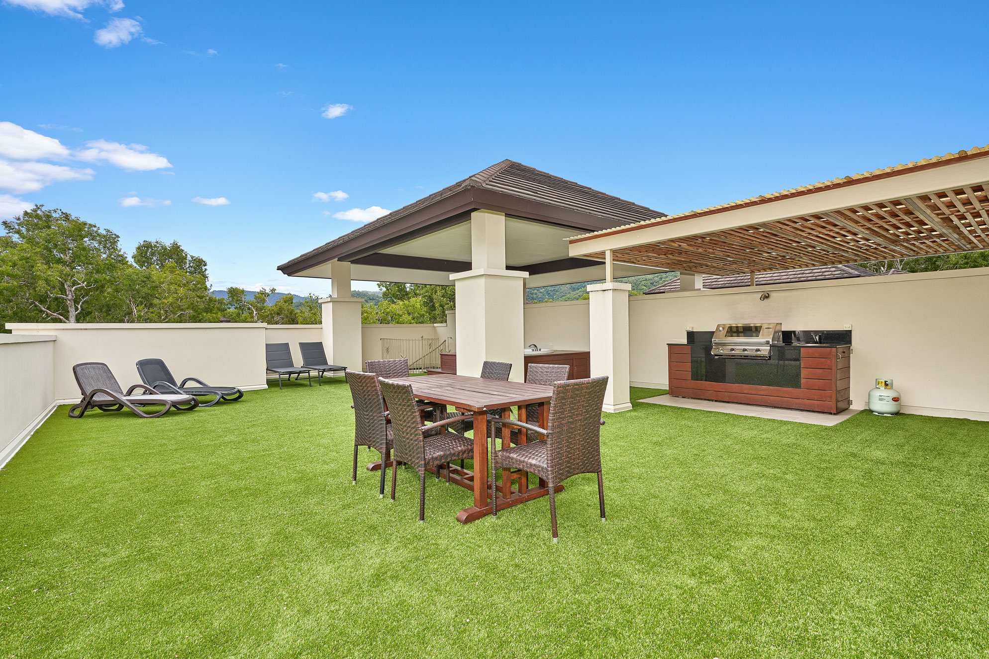 Temple 2 Bedroom with Rooftop Terrace 407