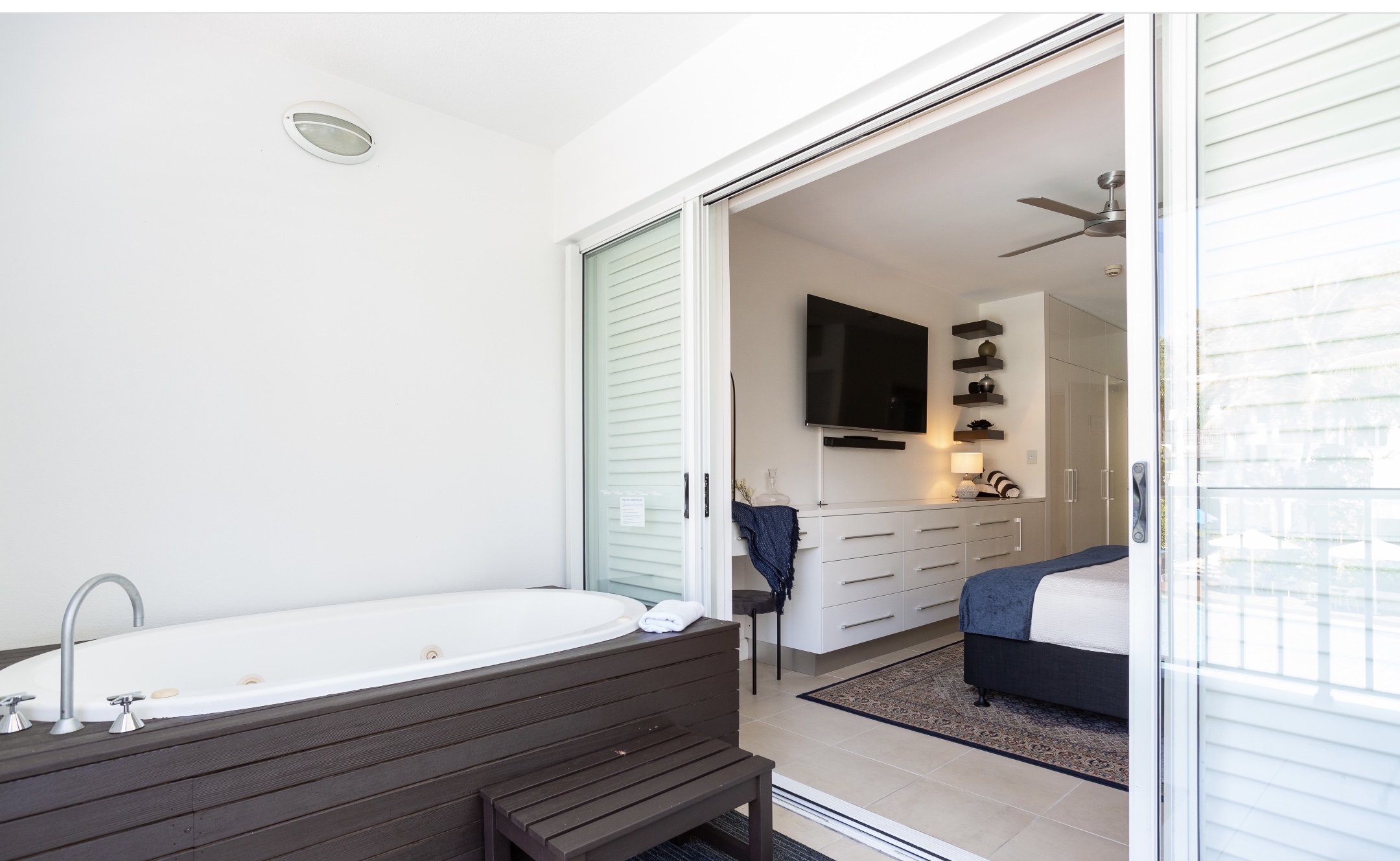 Luxury Beach Club 2 Bedroom 4121/2