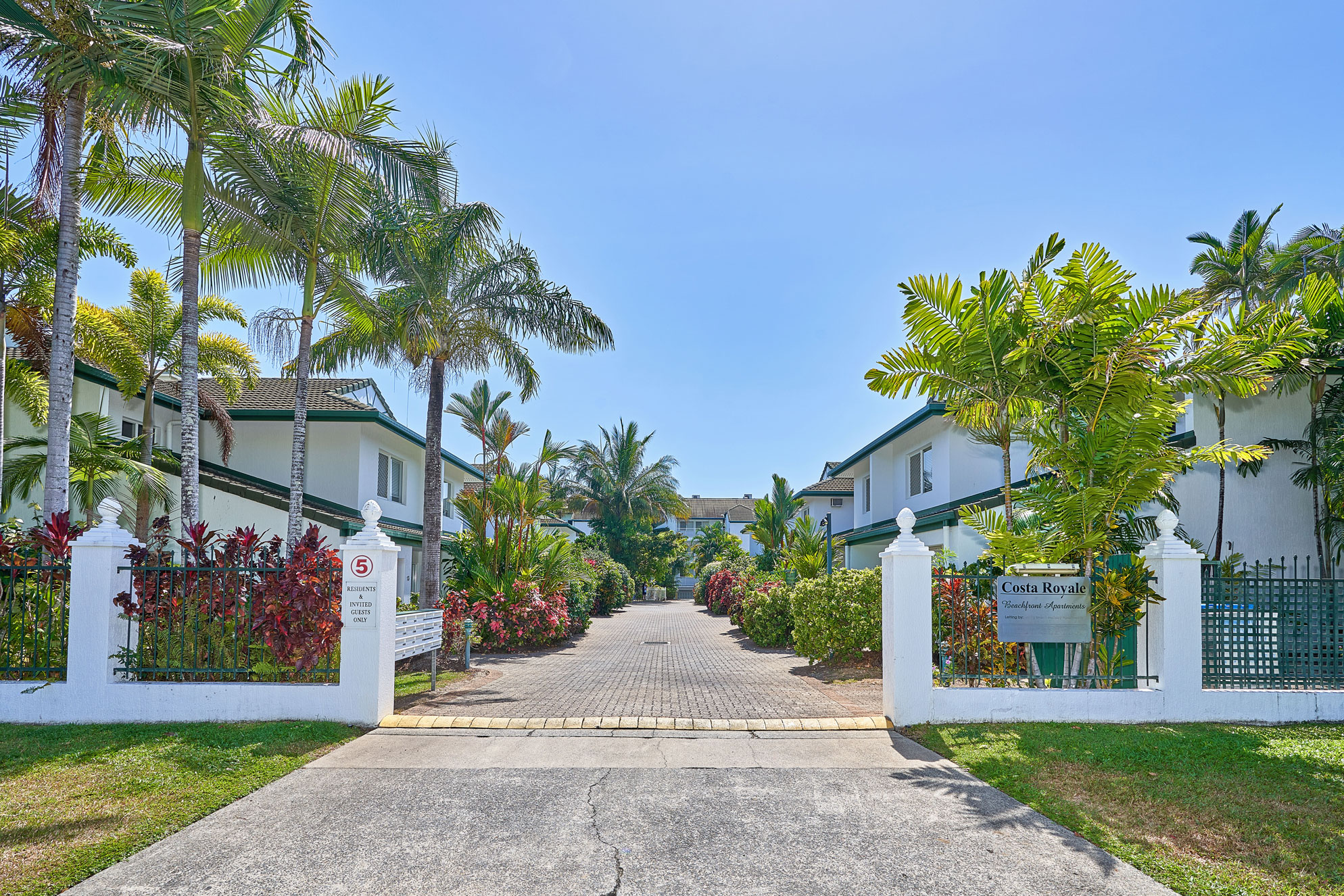 Costa Royale 3 Bedroom Beachfront Apartment