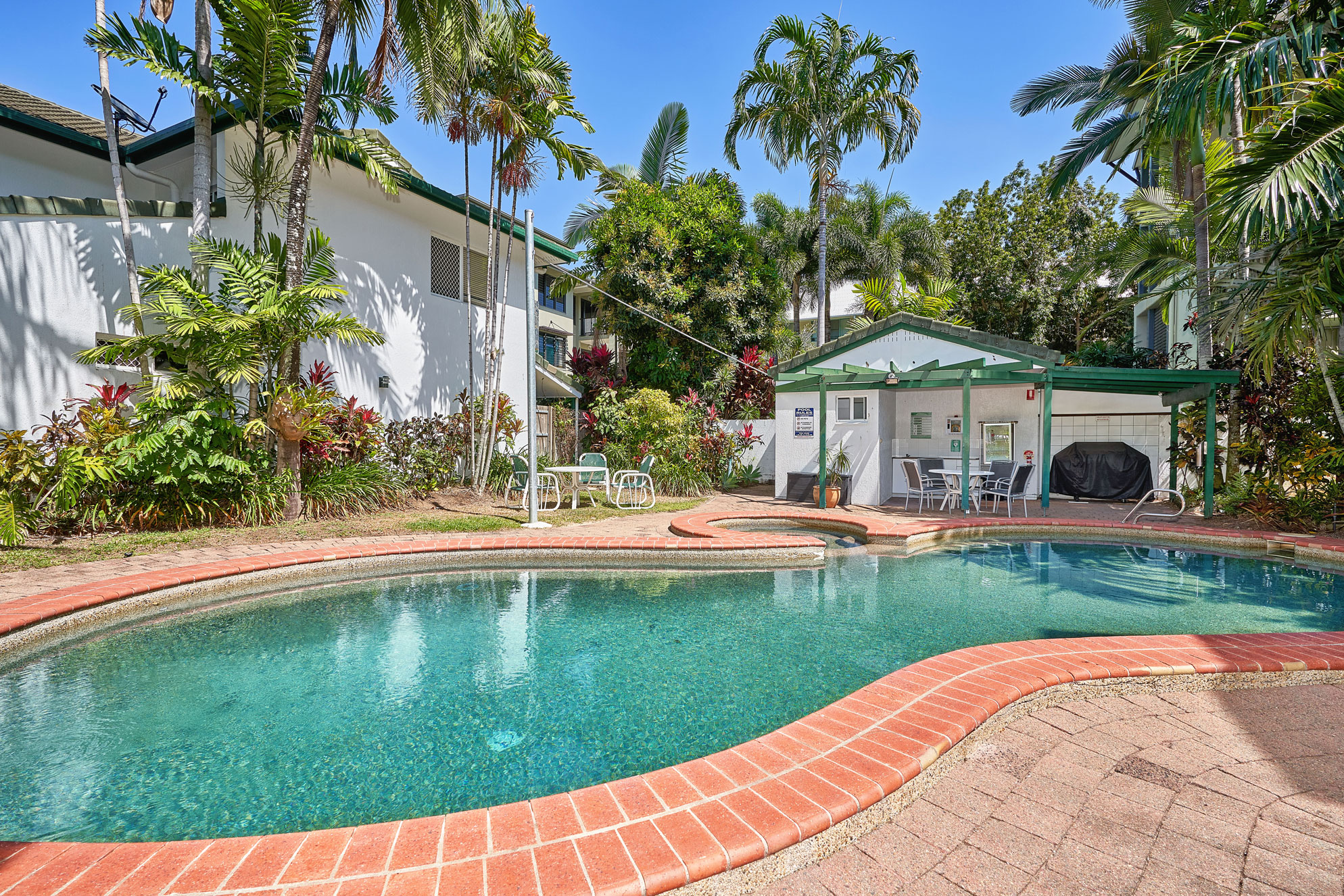 Costa Royale 3 Bedroom Beachfront Apartment