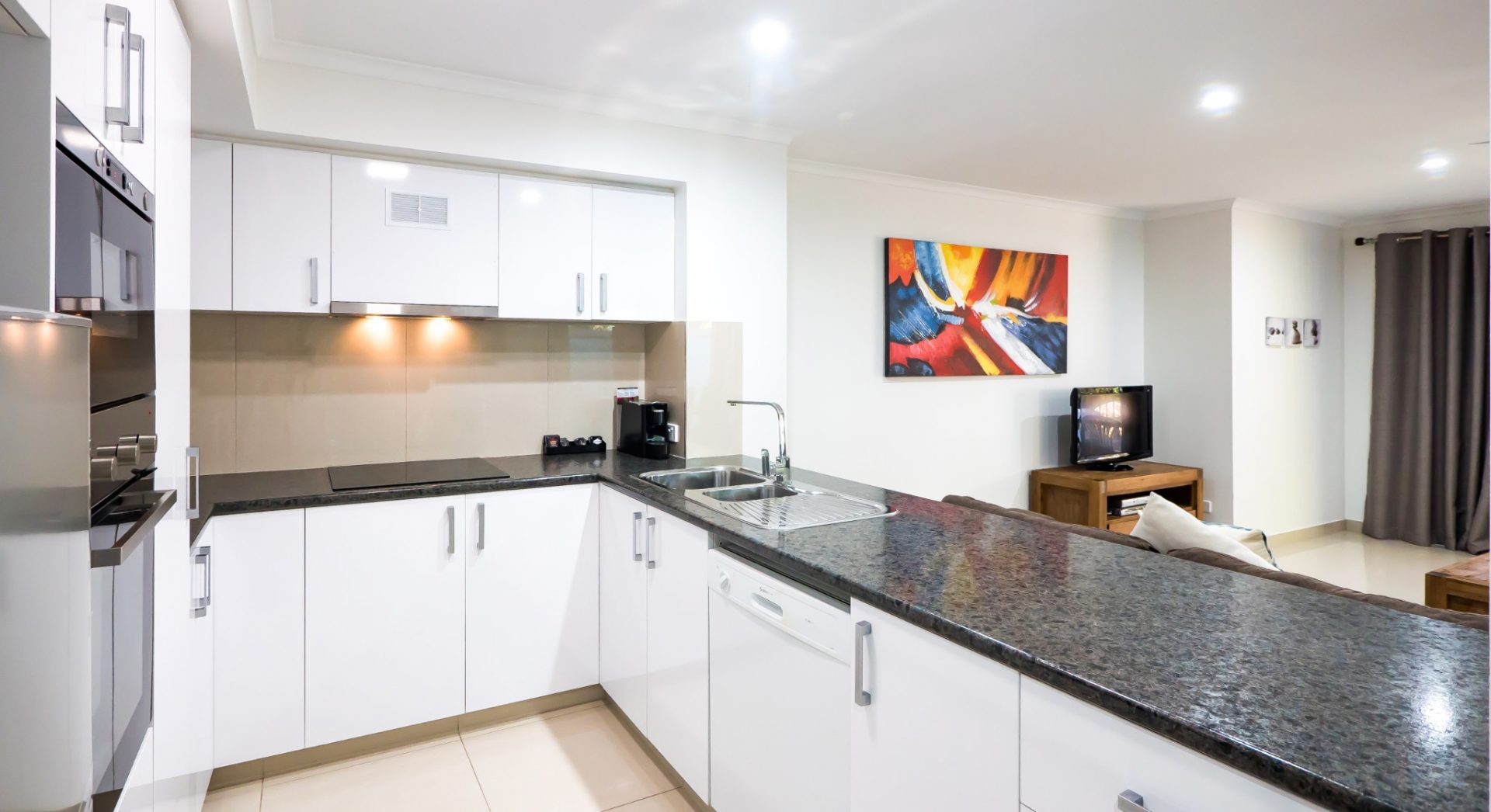 Diamond Beach 2 Bedroom Pool Side