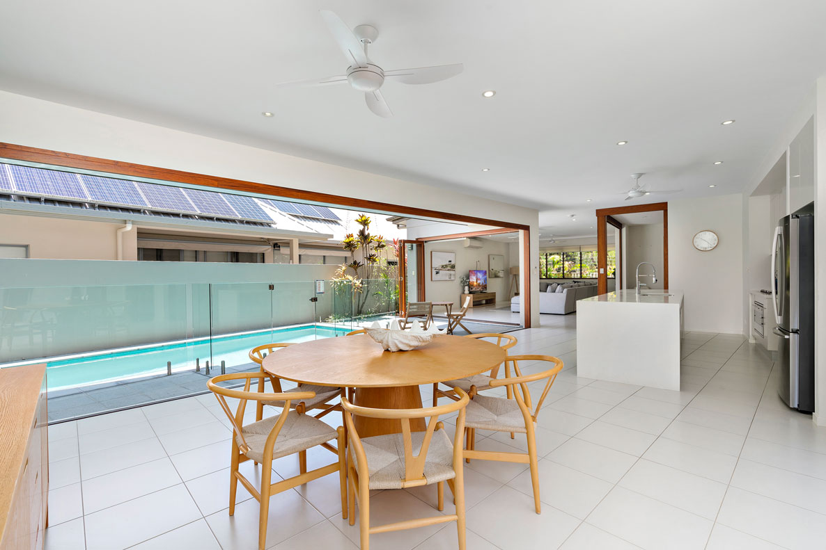 Bird of Paradise 3 Bedroom Holiday Home With Heated Pool 