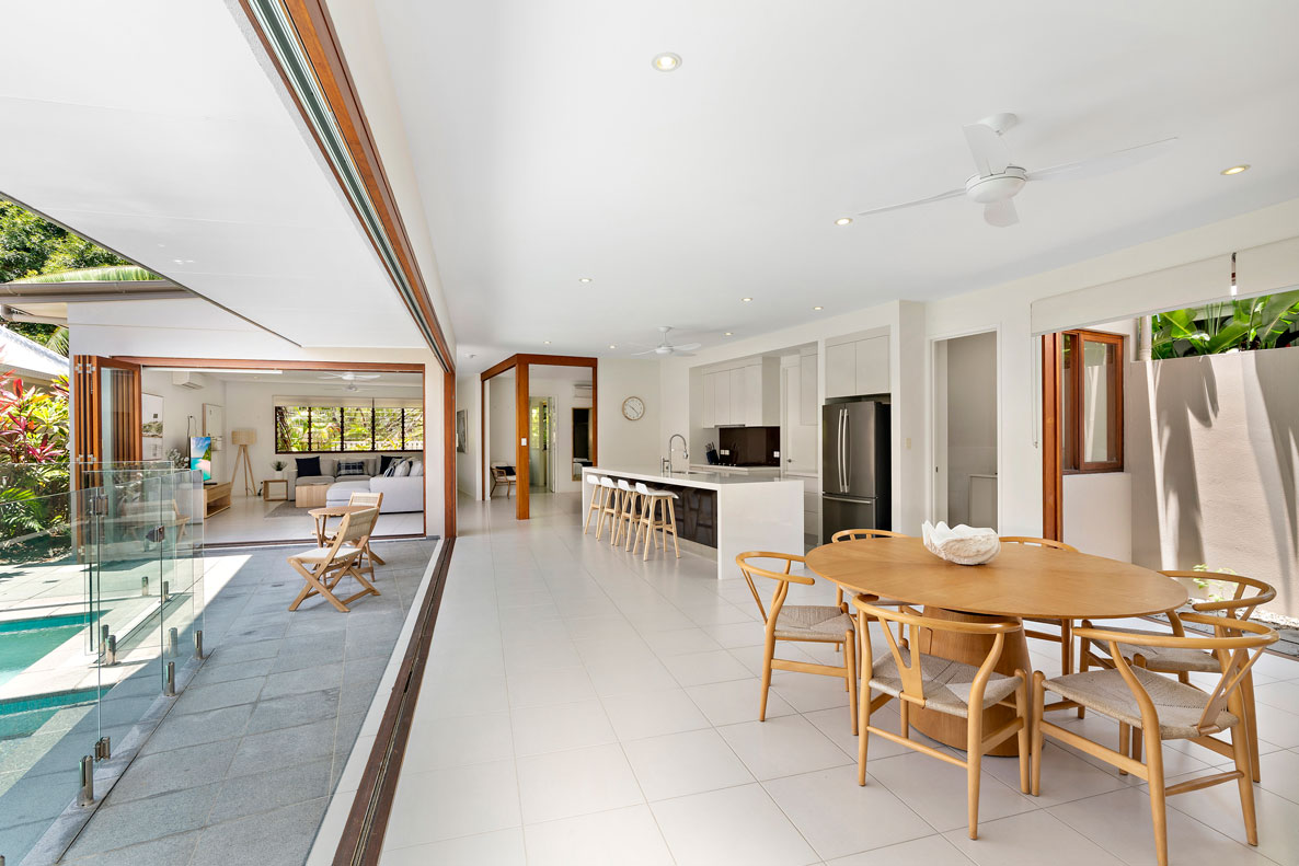 Bird of Paradise 3 Bedroom Holiday Home With Heated Pool 