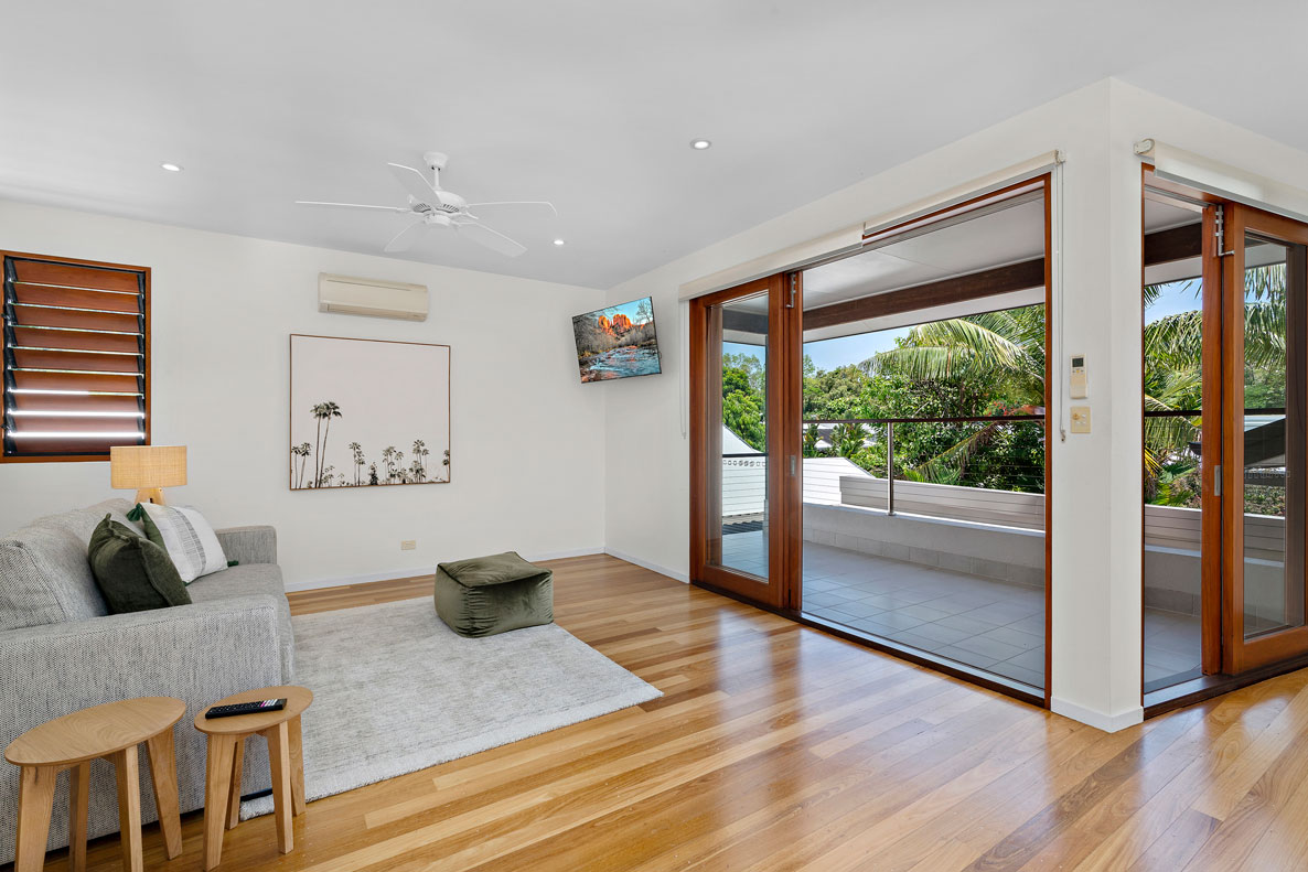 Bird of Paradise 3 Bedroom Holiday Home With Heated Pool 