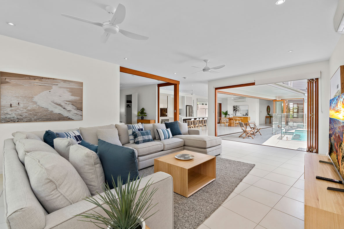 Bird of Paradise 3 Bedroom Holiday Home With Heated Pool 
