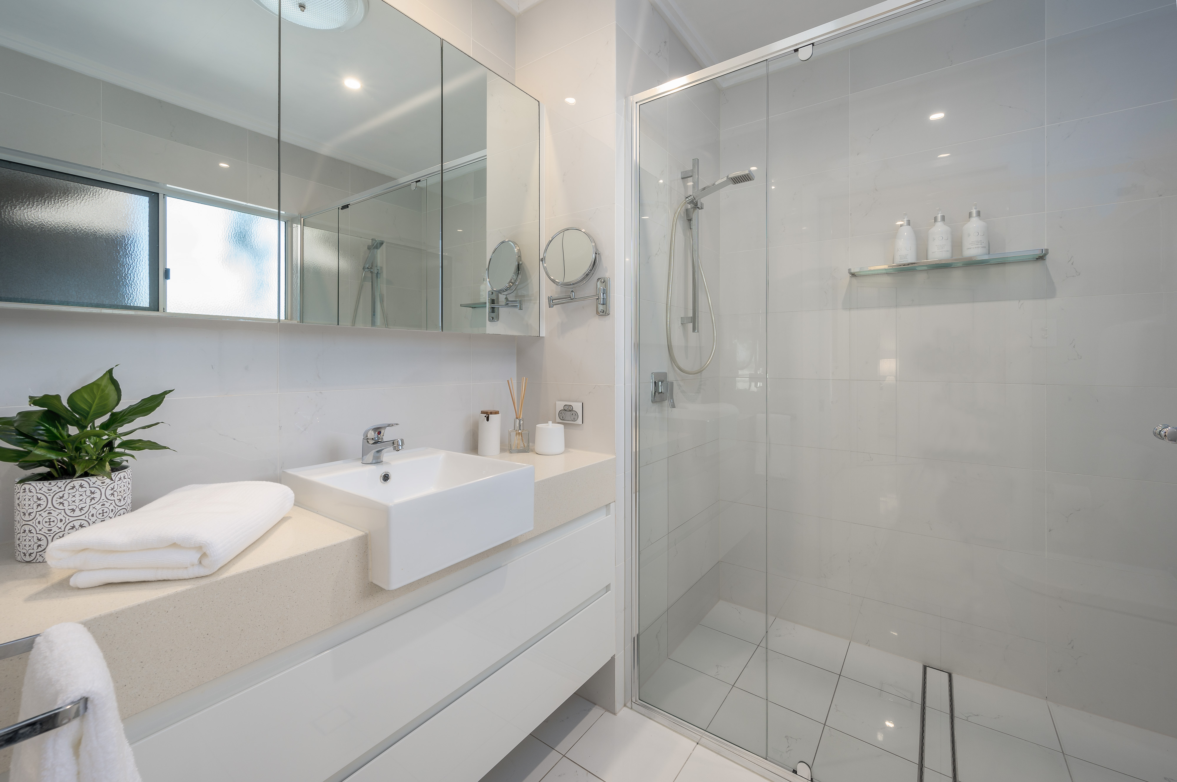 Coral Horizons 2 Bedroom Top Floor 606