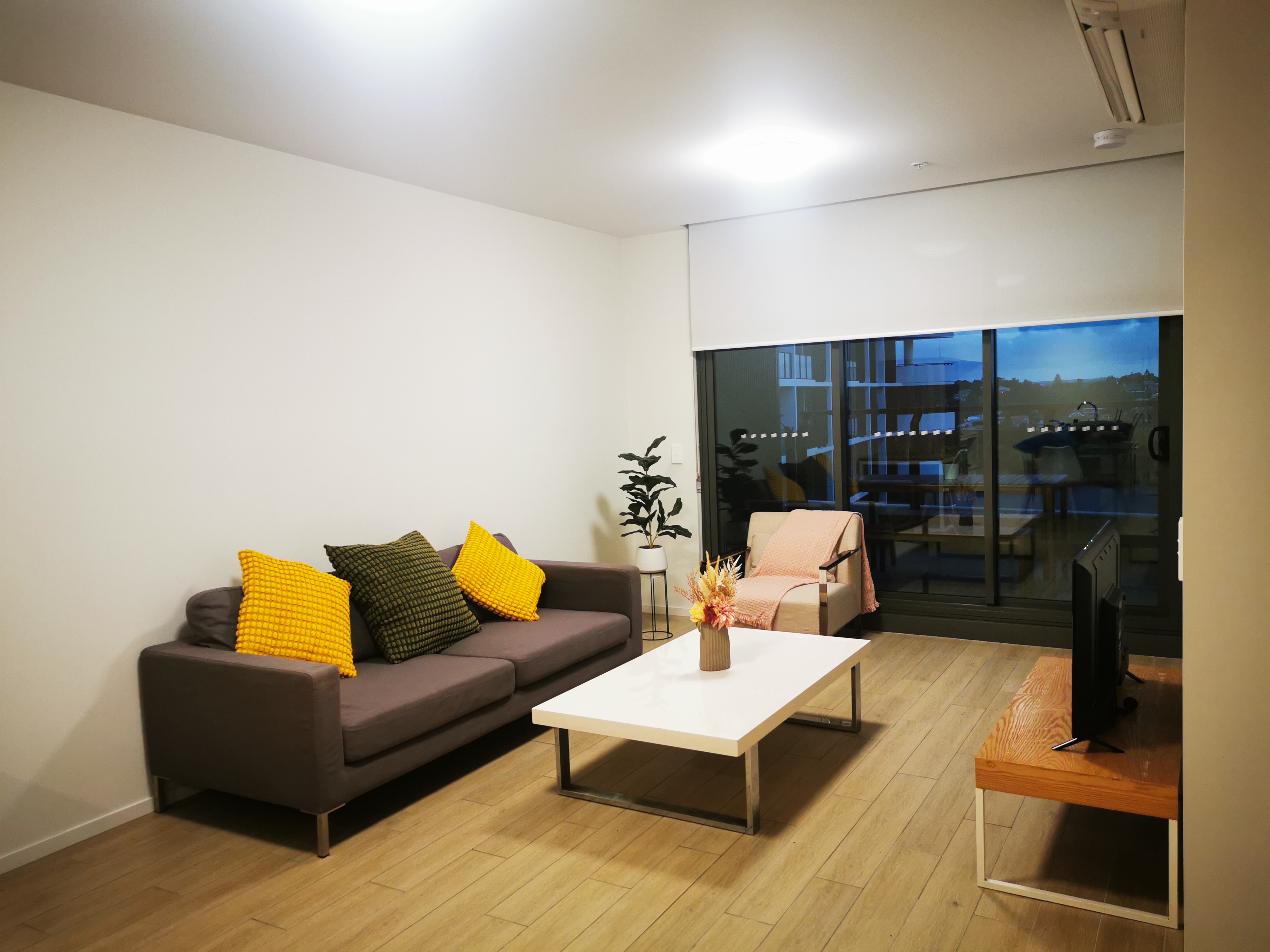 Two Bedroom Two Bathroom Apartment - River View with Balcony