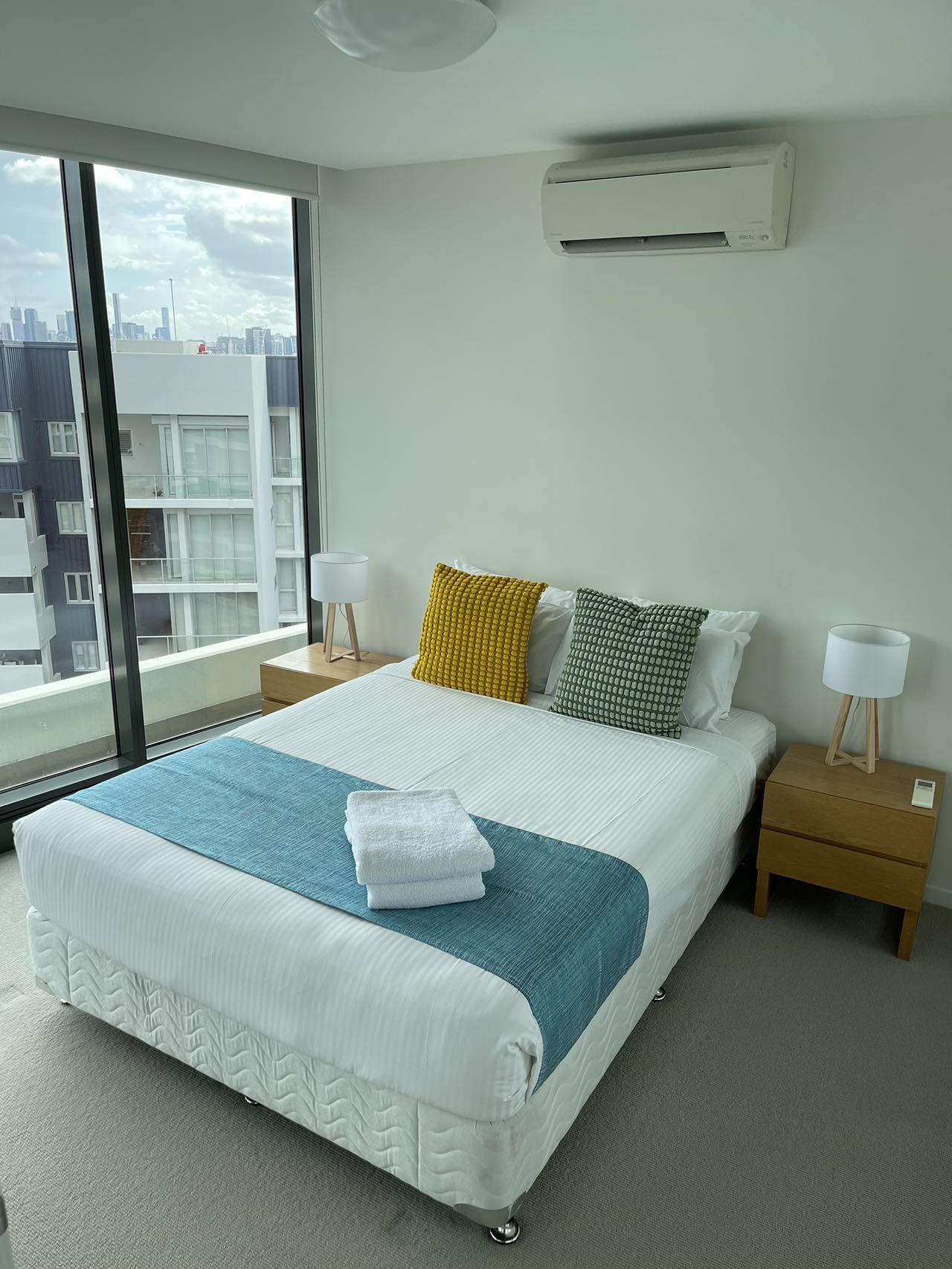 Two Bedroom Two Bathroom Apartment - River View with Balcony