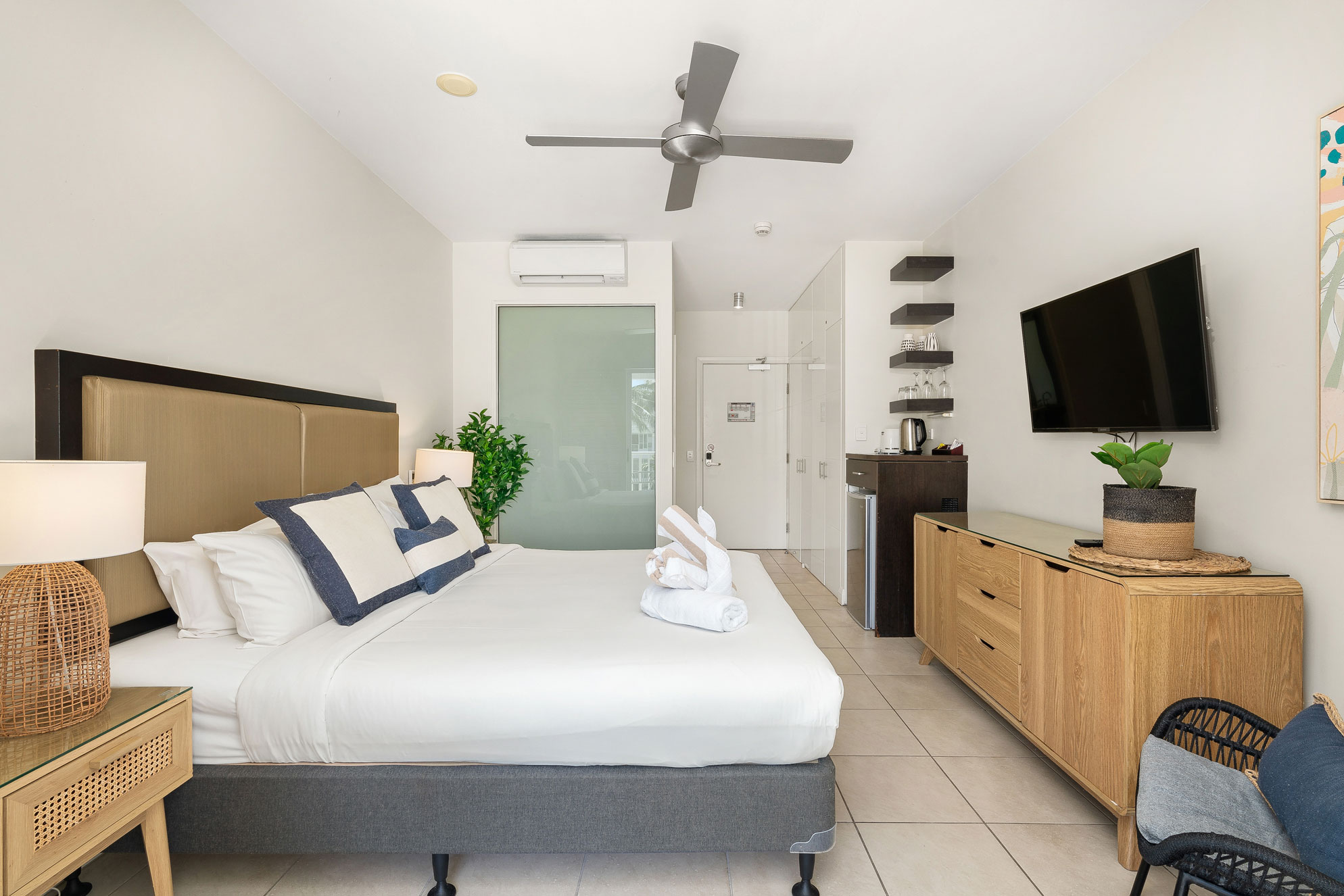 Beach Club Spa Studio 3133 