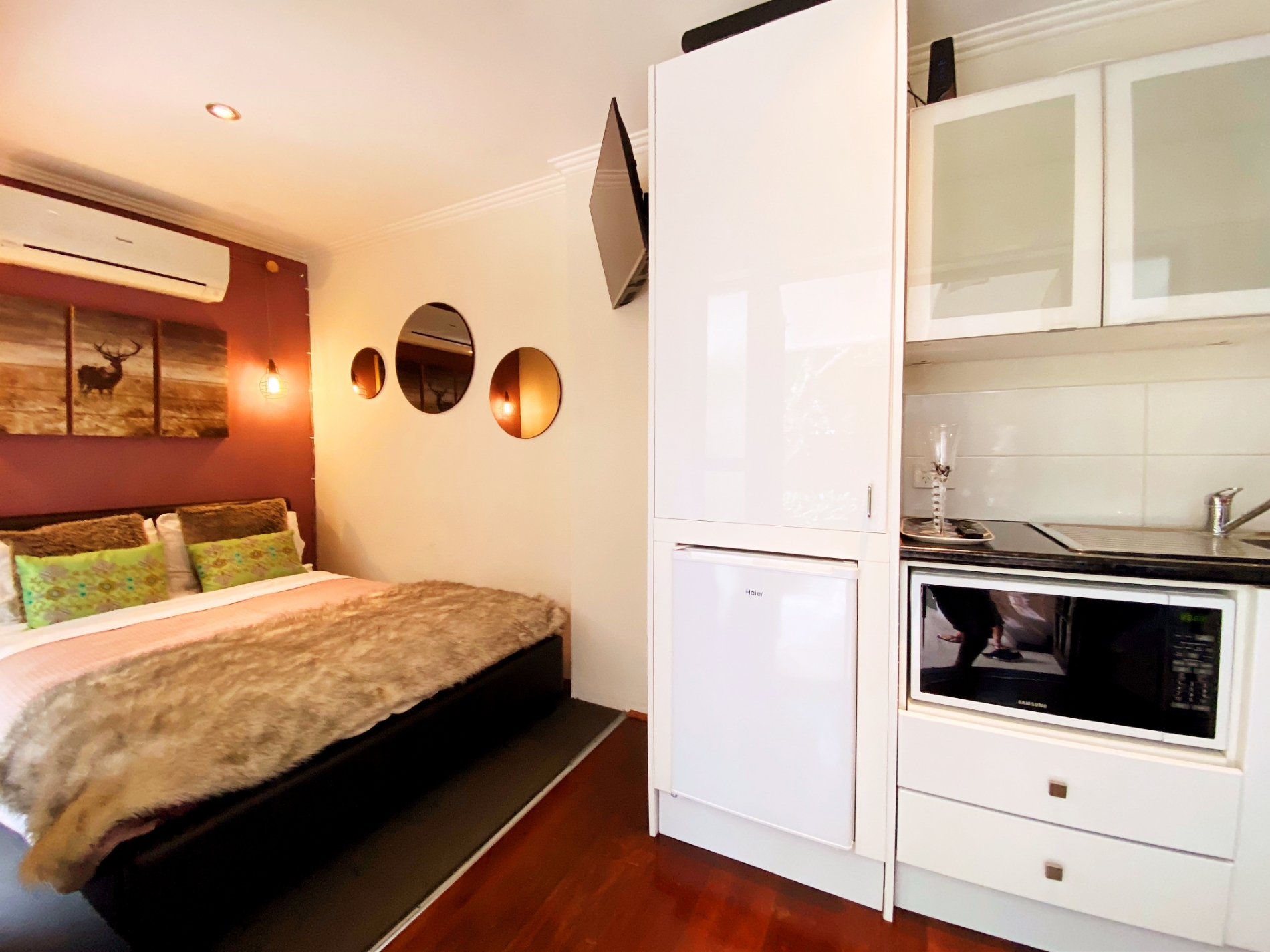 Studio 2/2 Swan St
