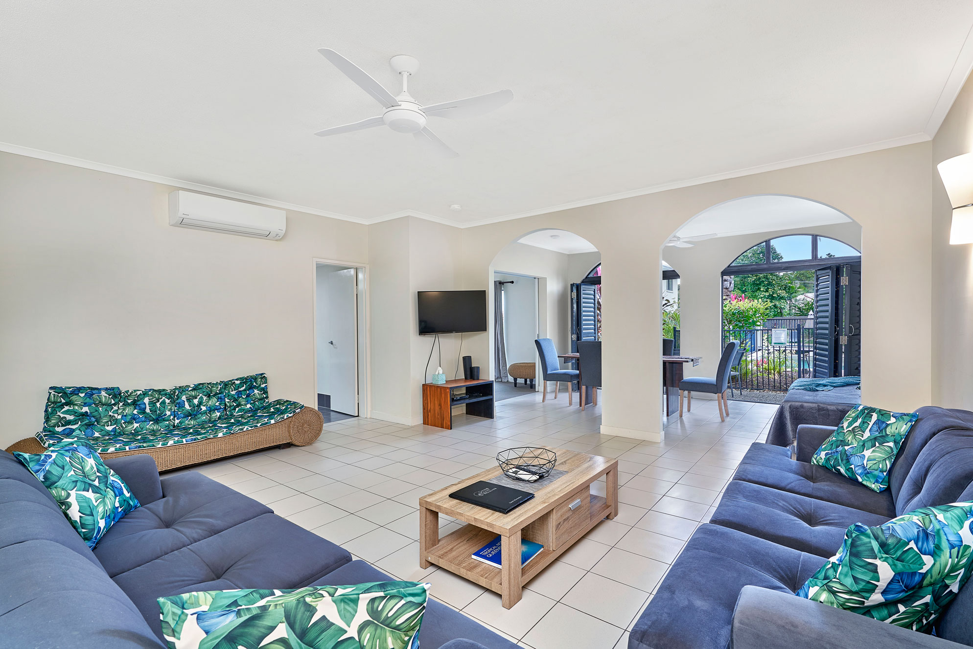 Mango Resort 1 Bedroom with Direct Pool Access 26A