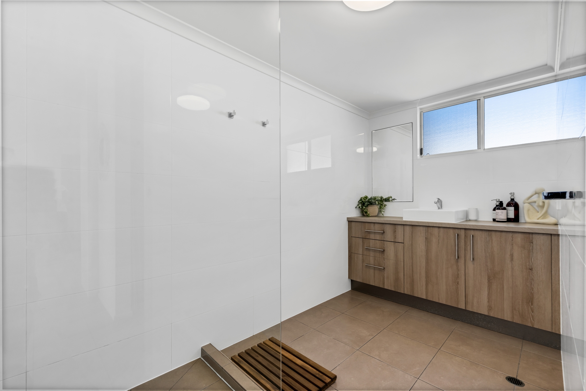 1 Bedroom Apartment with Partial Ocean View