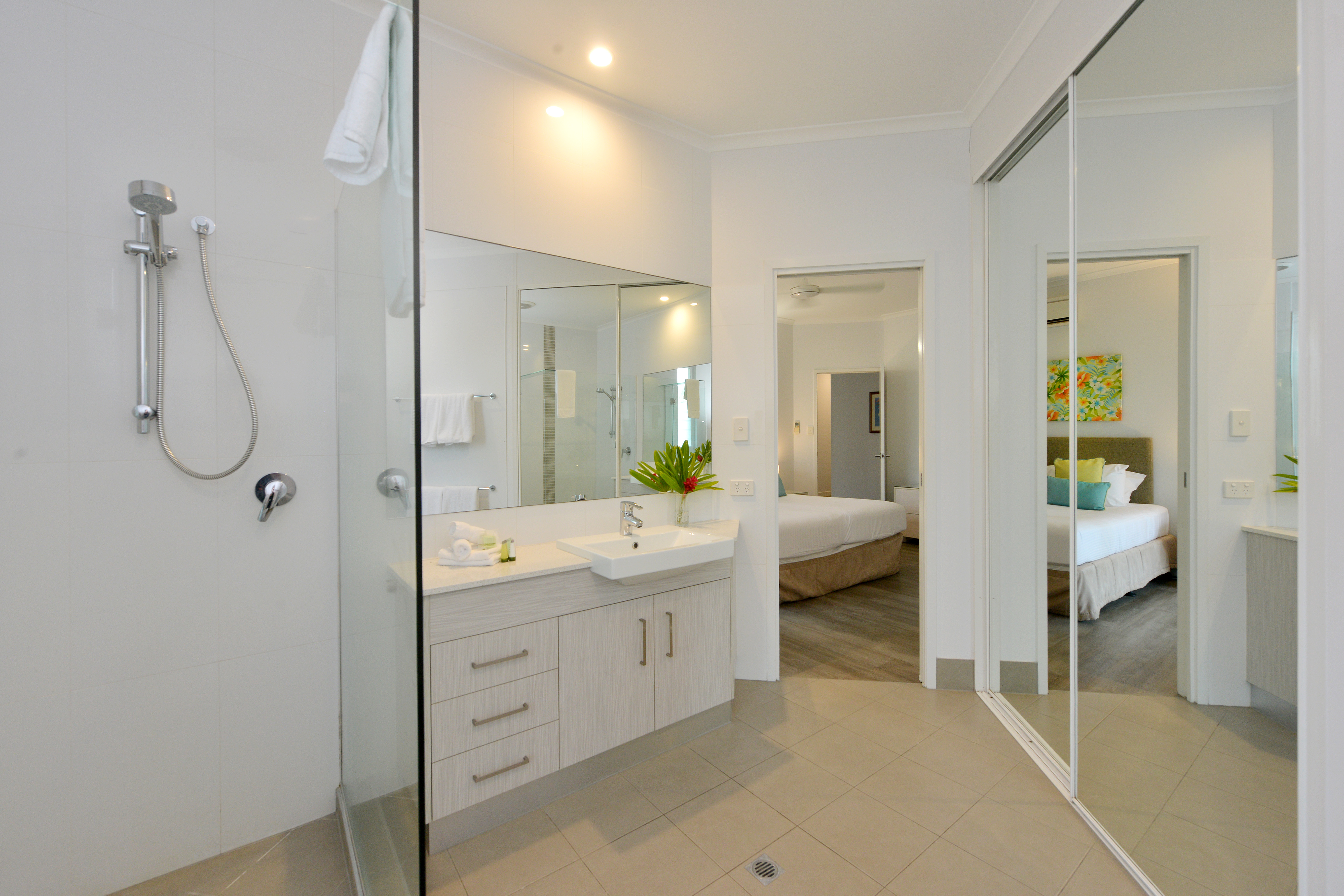 3 Bedroom LUXE Ocean View Apartment