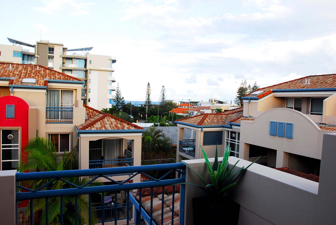 Montego - 2 Bdm Dlx Penthouse Apt with SPA & Bath - Split Level
