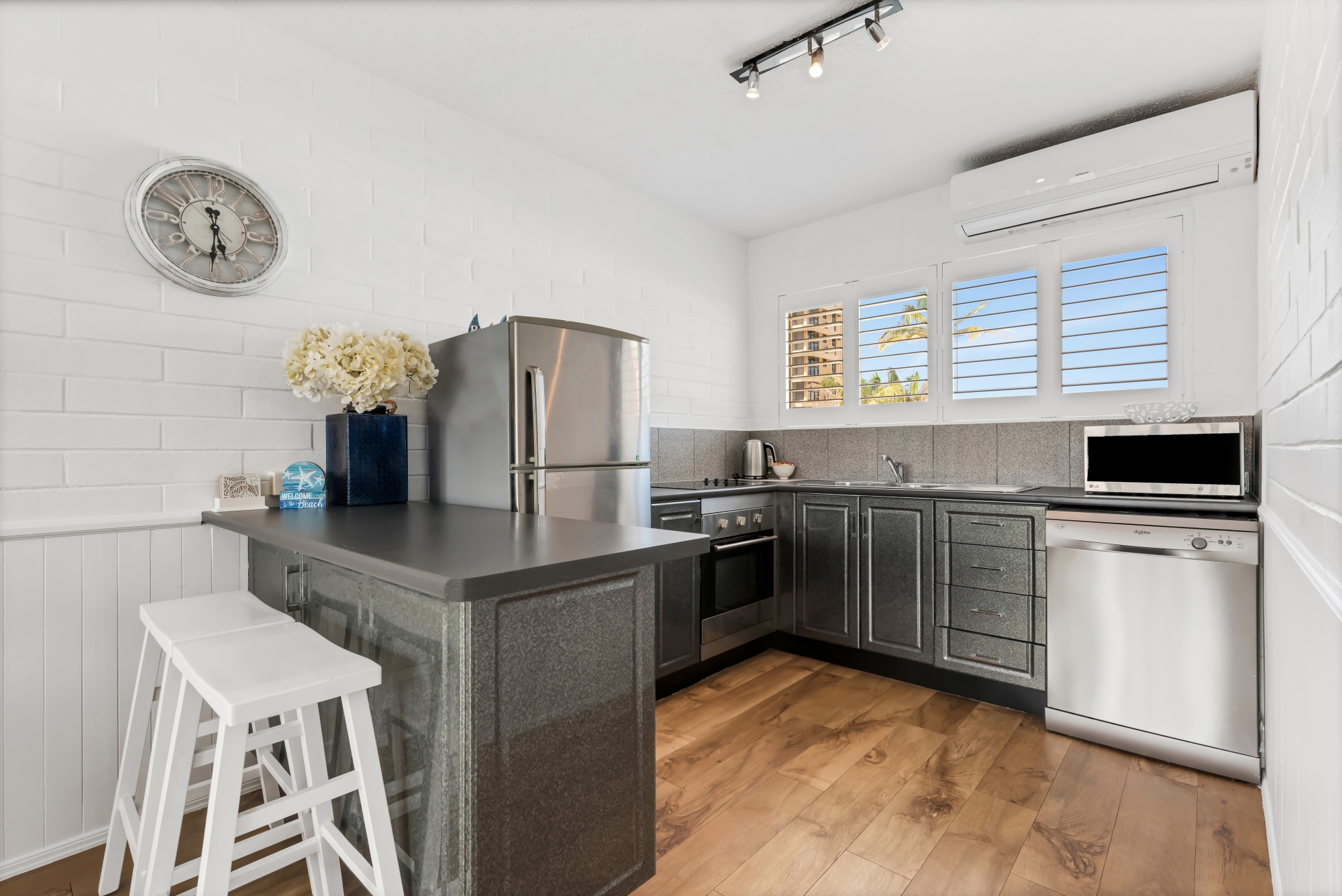1 Bedroom Apartment with Ocean View