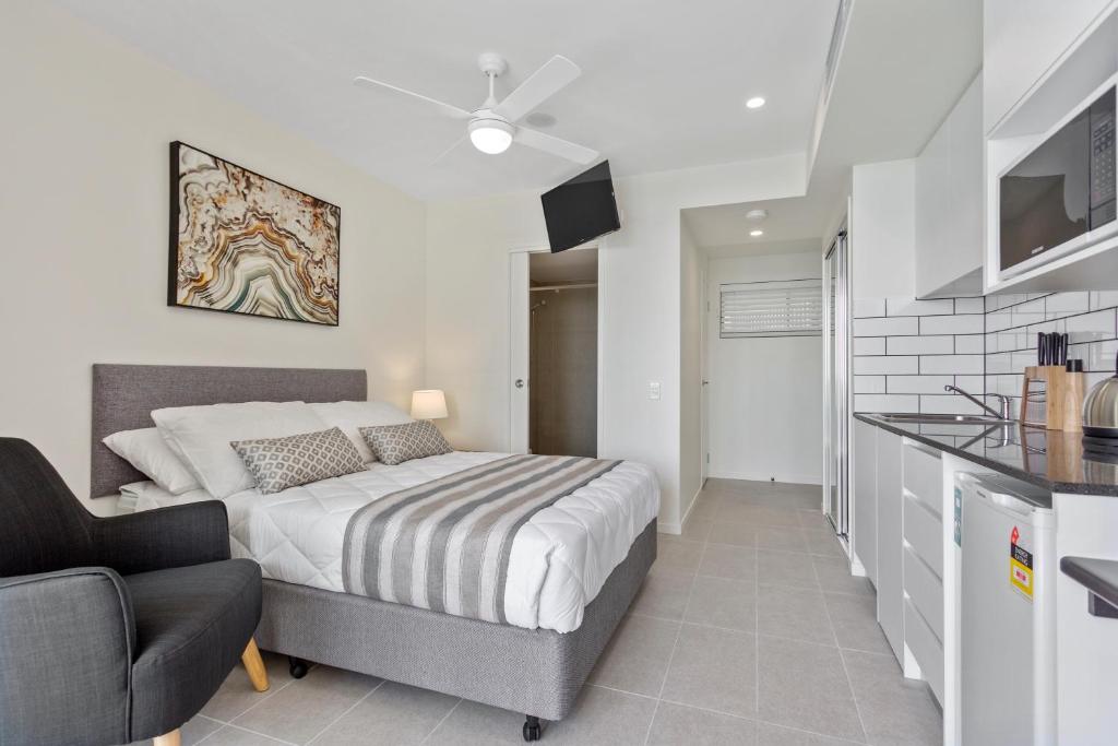 Studio Apartment with Balcony (lakeview on request)