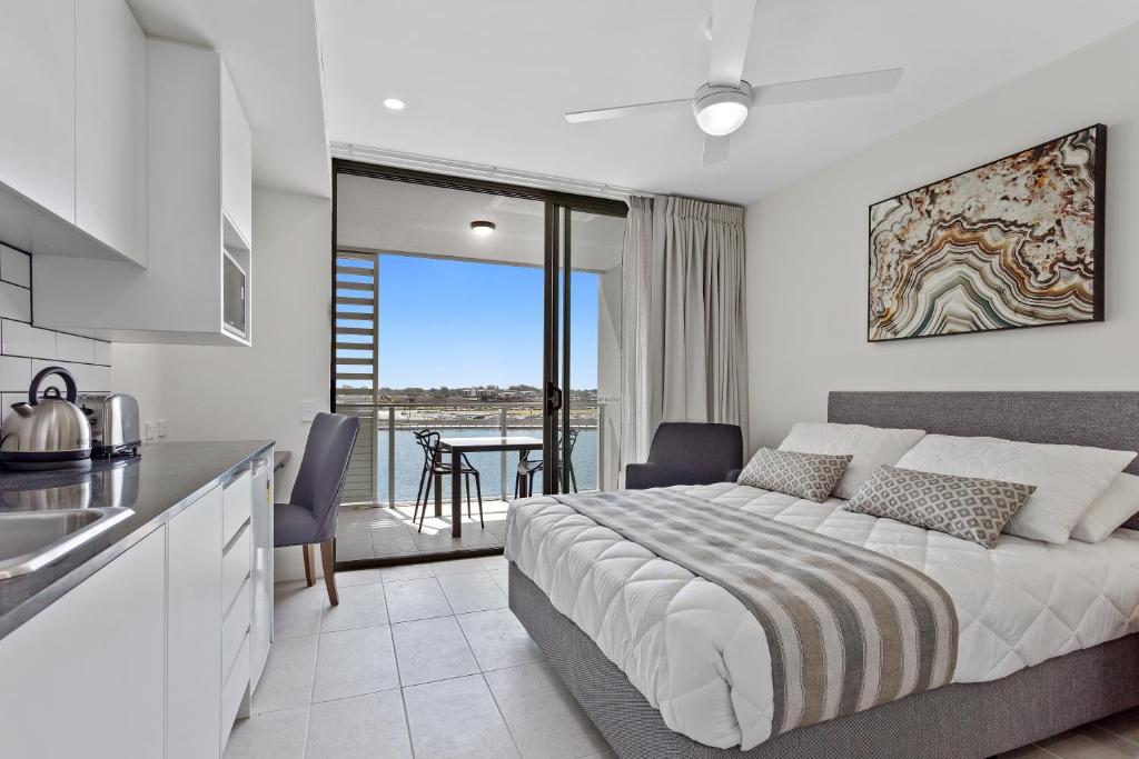 Studio Apartment with Balcony (lakeview on request)