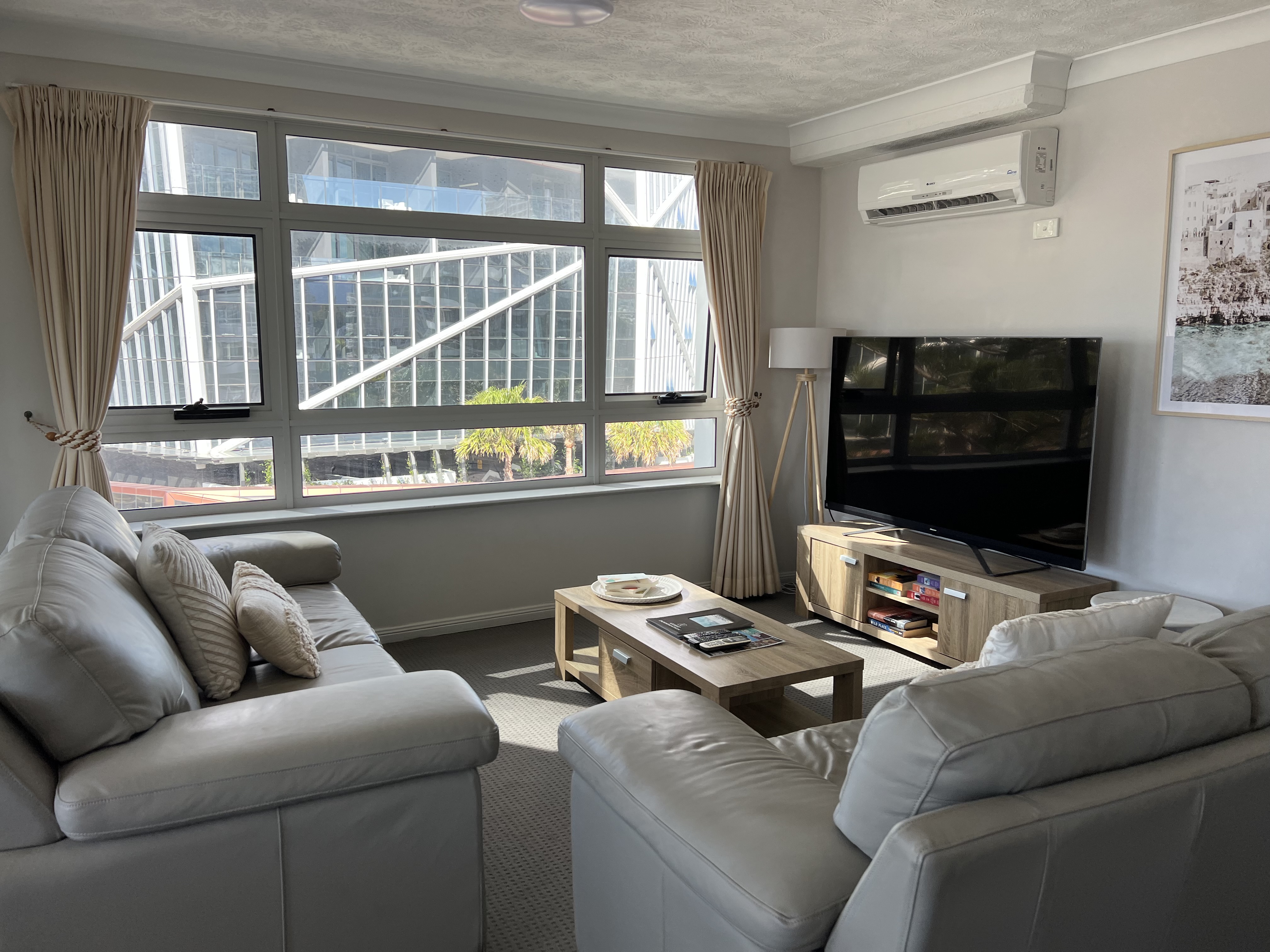 Wharf - 2 Bedroom Ocean View Apartment