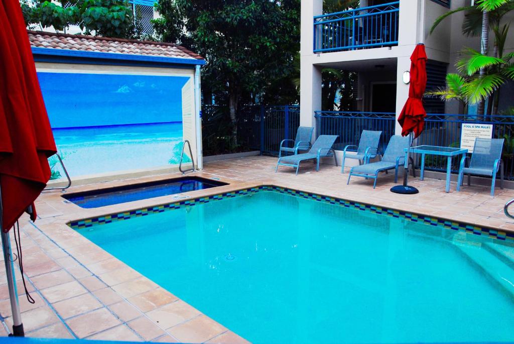 Montego - 2 Bdm Dlx Penthouse Apt with SPA & Bath - Split Level