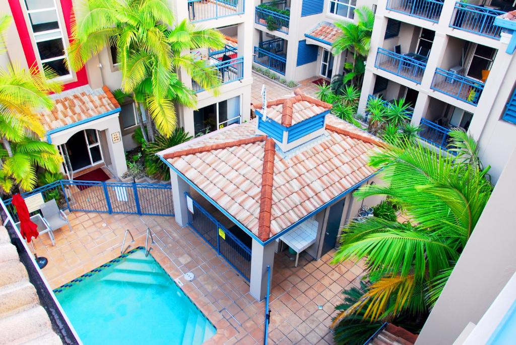 Montego - 2 Bdm Dlx Penthouse Apt with SPA & Bath - Split Level