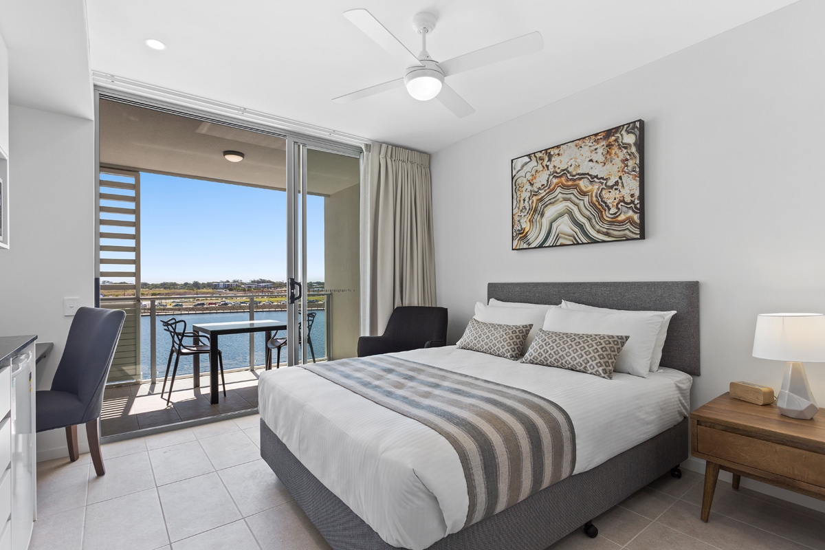 Studio Apartment - No Car Park (lake view on request)