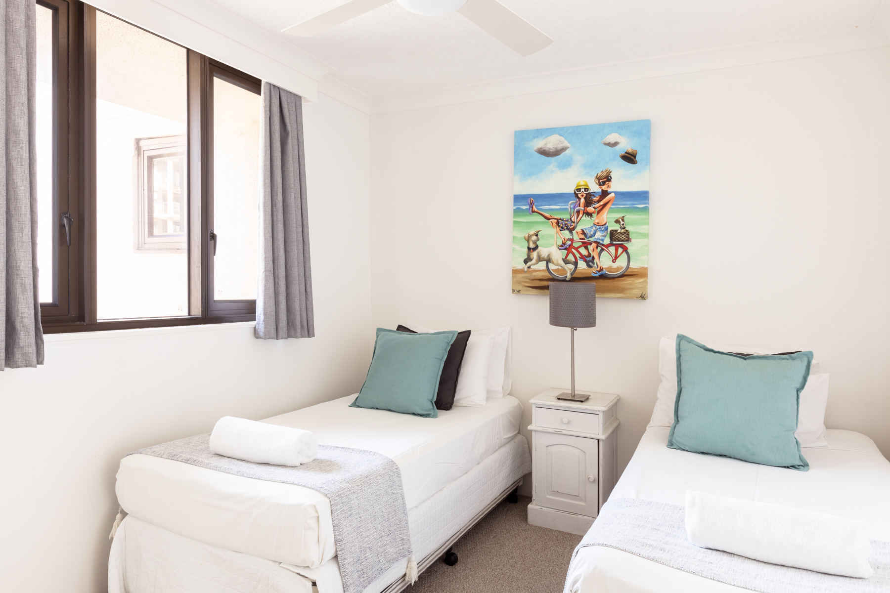 	 Town House 04- Ground level 2 Bedroom 2 Story Townhouse Superior