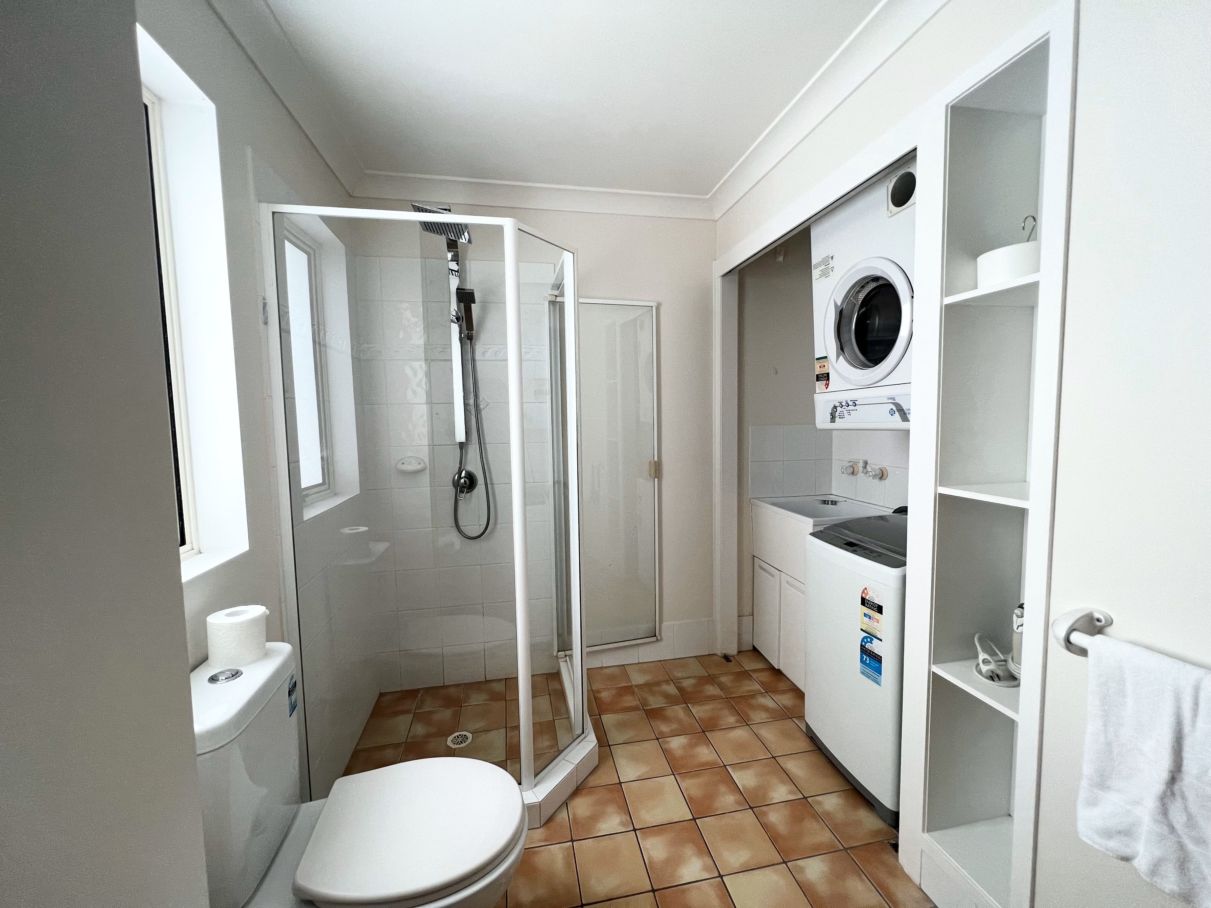 Montego - 2 Bdm Dlx Penthouse Apt with SPA & Bath - Split Level