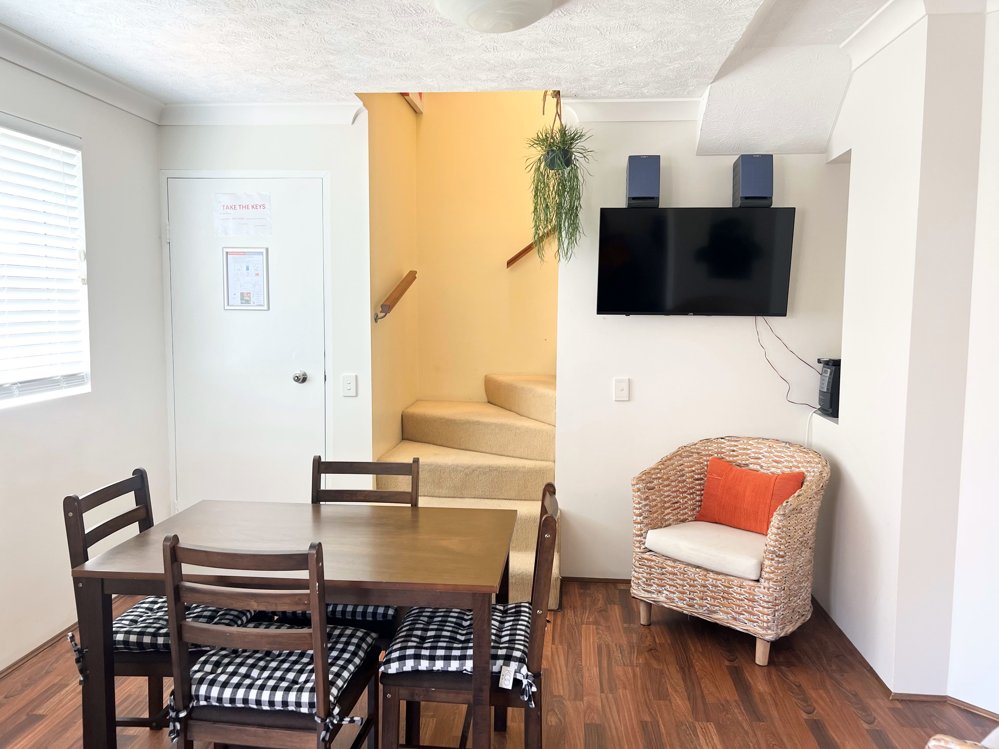 Montego - 2 Bdm Dlx Penthouse Apt with SPA & Bath - Split Level