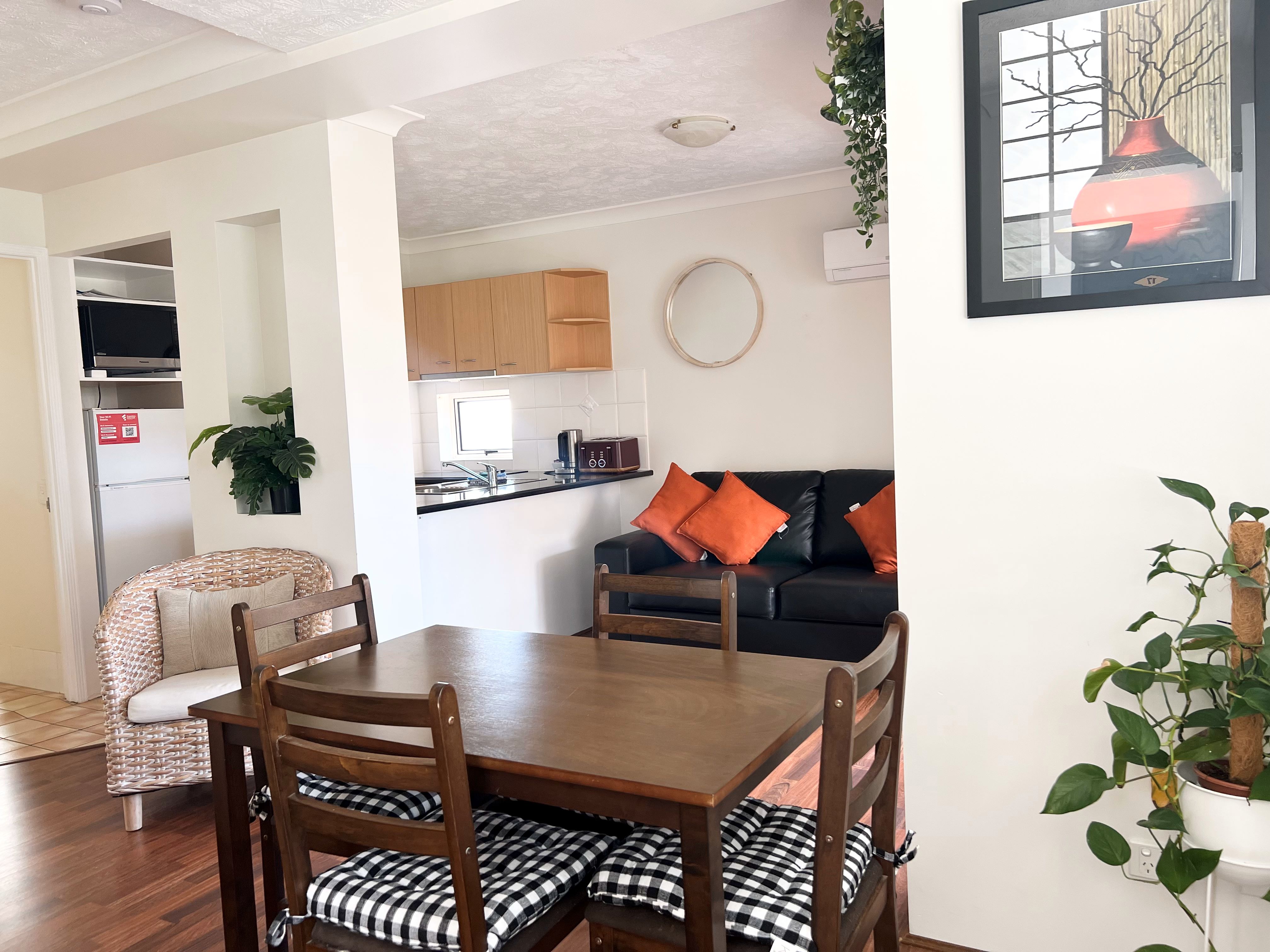 Montego - 2 Bdm Dlx Penthouse Apt with SPA & Bath - Split Level