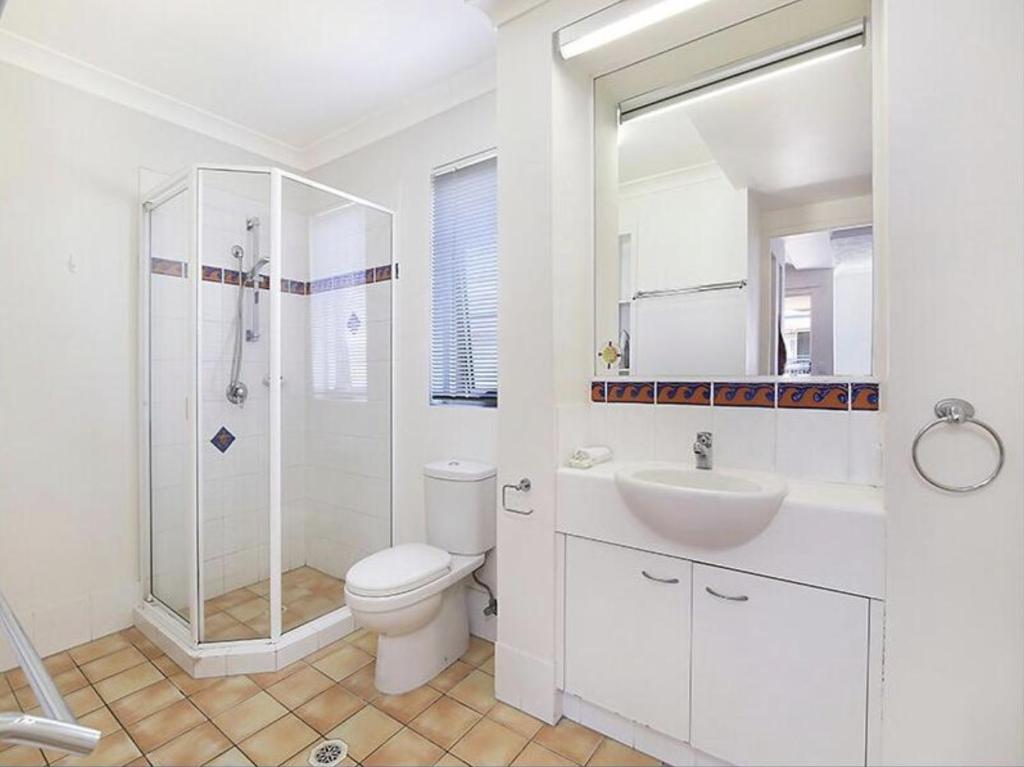 Montego - 2 Bdm Dlx Penthouse Apt with SPA & Bath - Split Level
