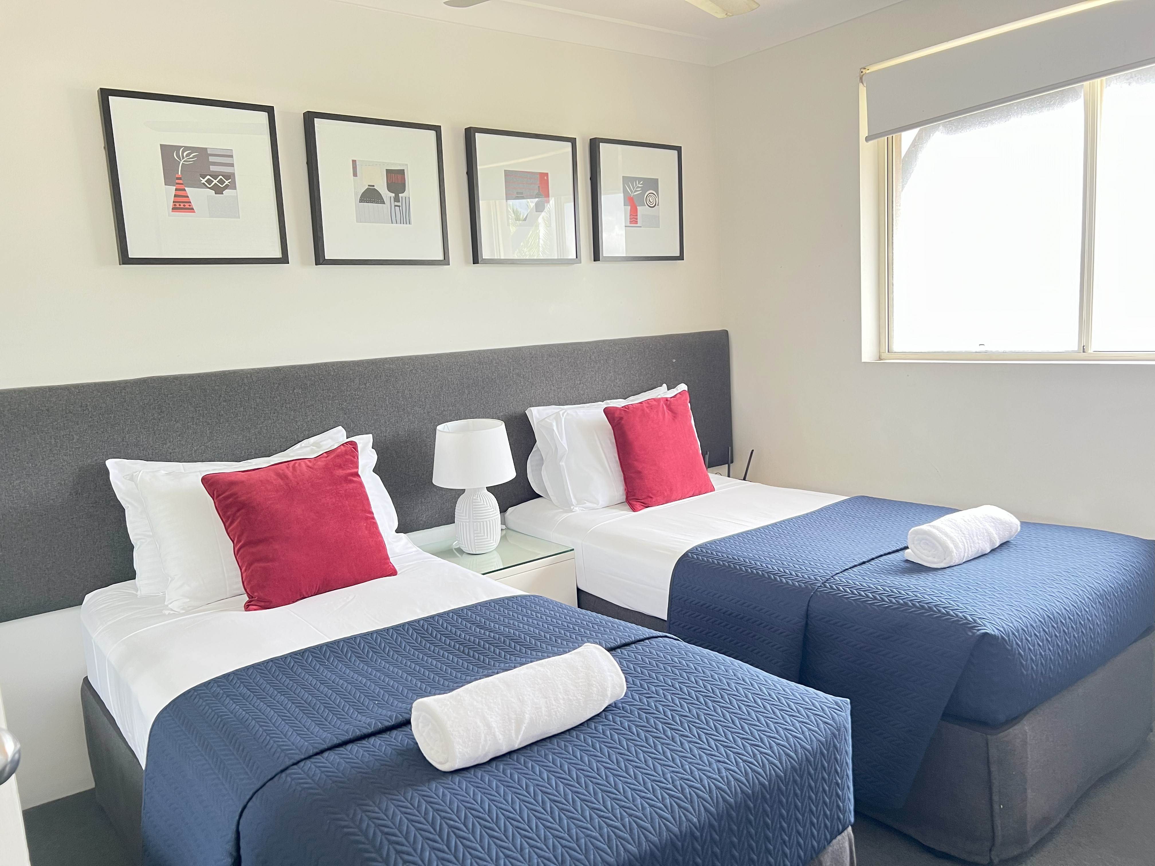 Montego - 2 Bdm Dlx Penthouse Apt with SPA & Bath - Split Level