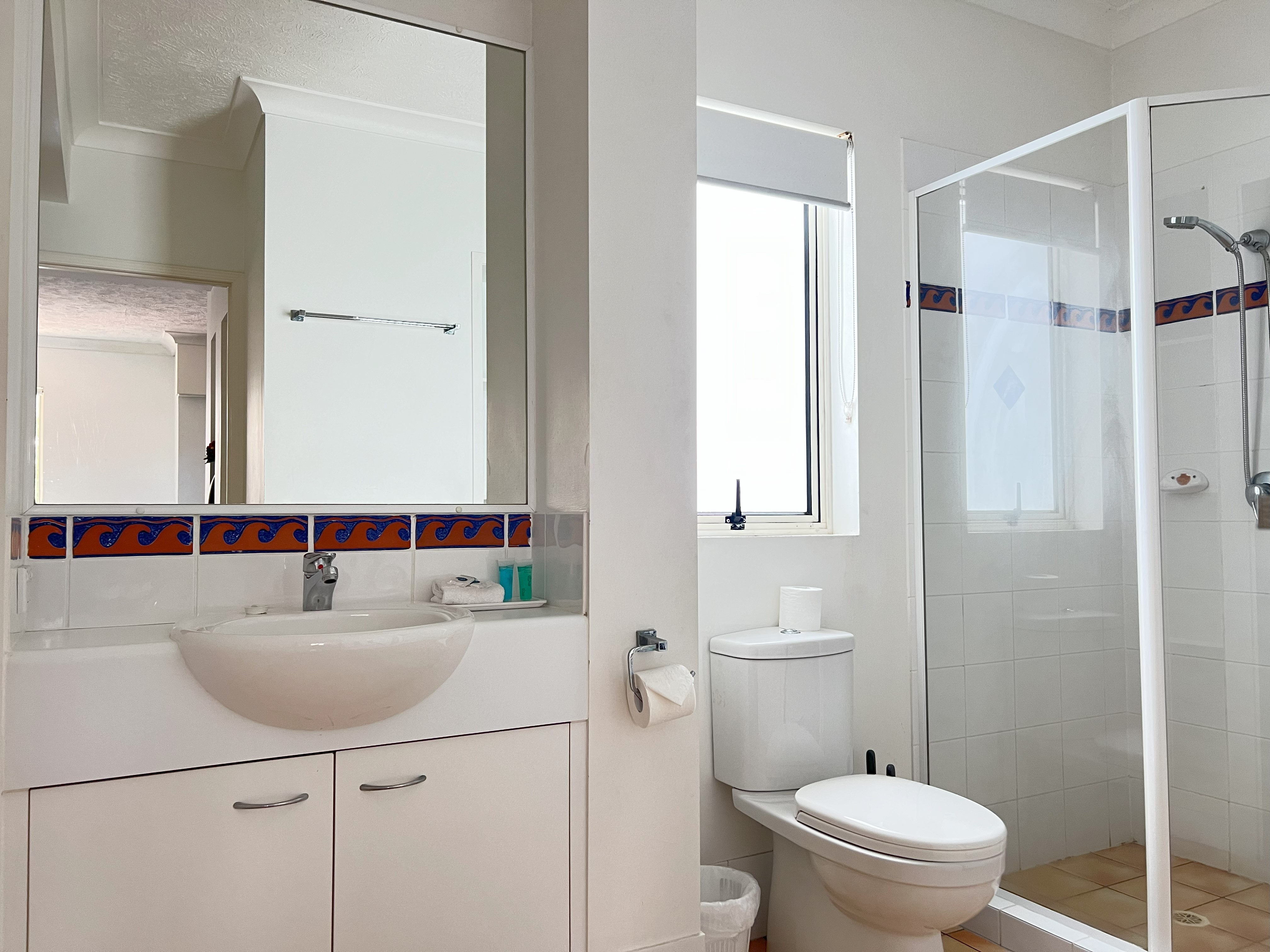 Montego - 2 Bdm Dlx Penthouse Apt with SPA & Bath - Split Level