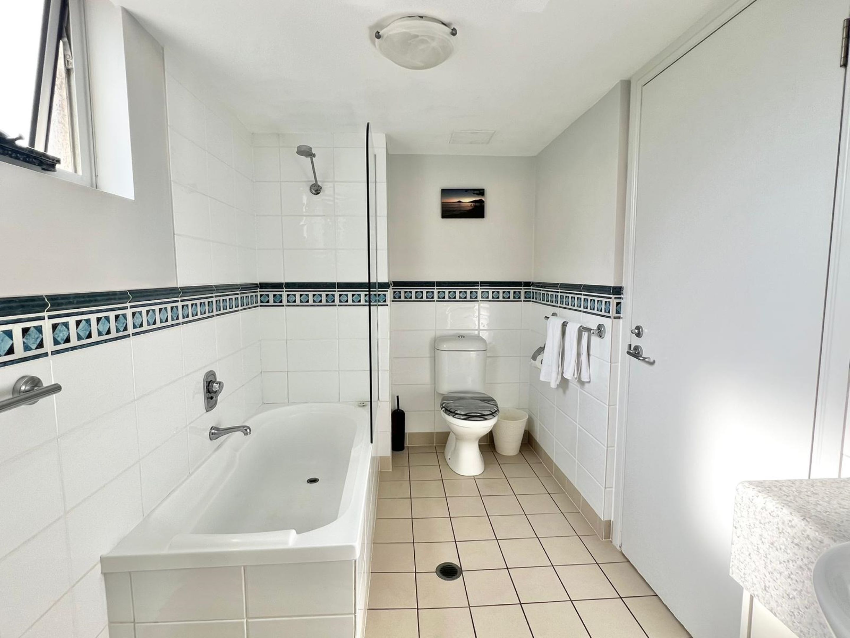 Wharf - 1 Bedroom Partial Ocean View Apartment