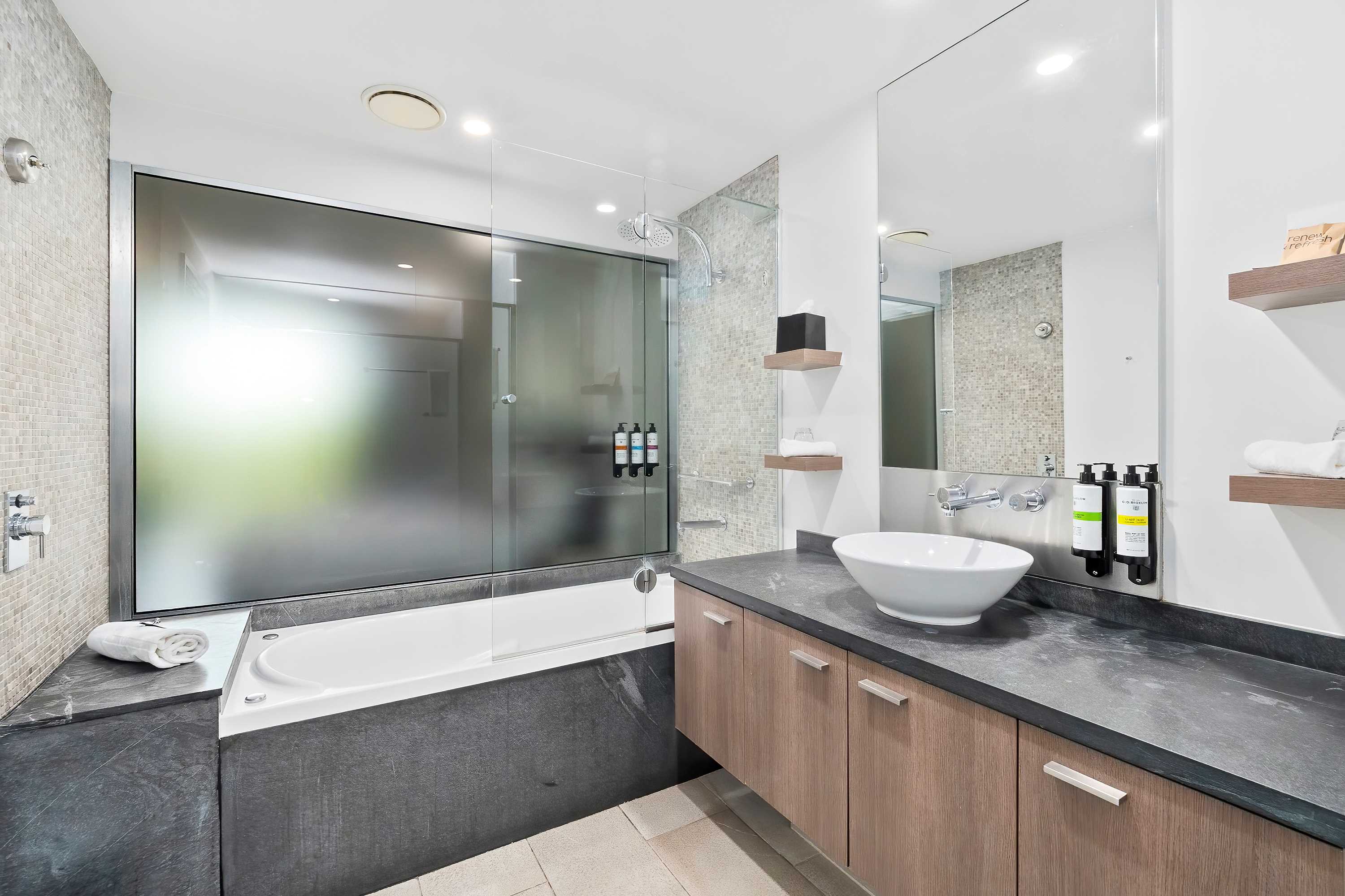 Temple Suite 232